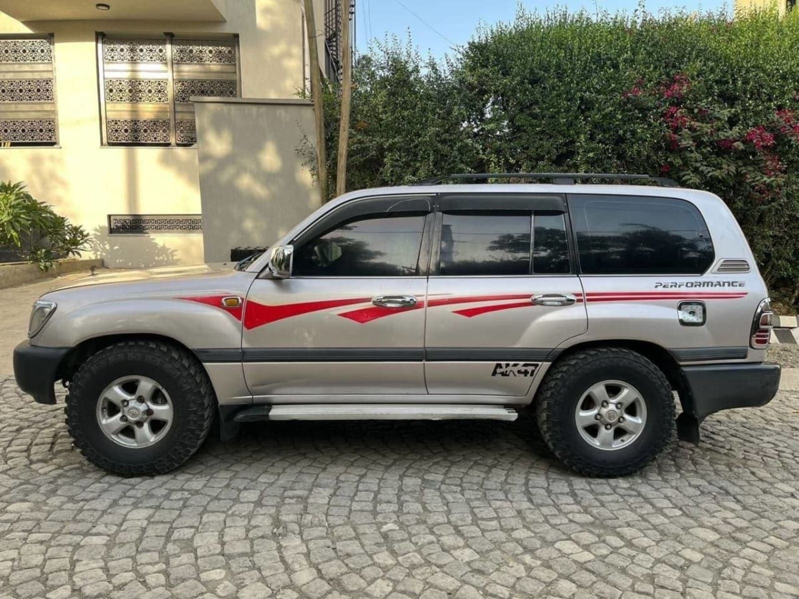 2000 Toyota Landcruiser 105 — photo 4
