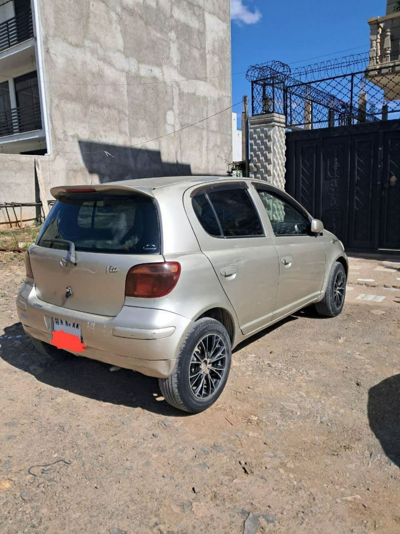 2002 toyota vitz — photo 3