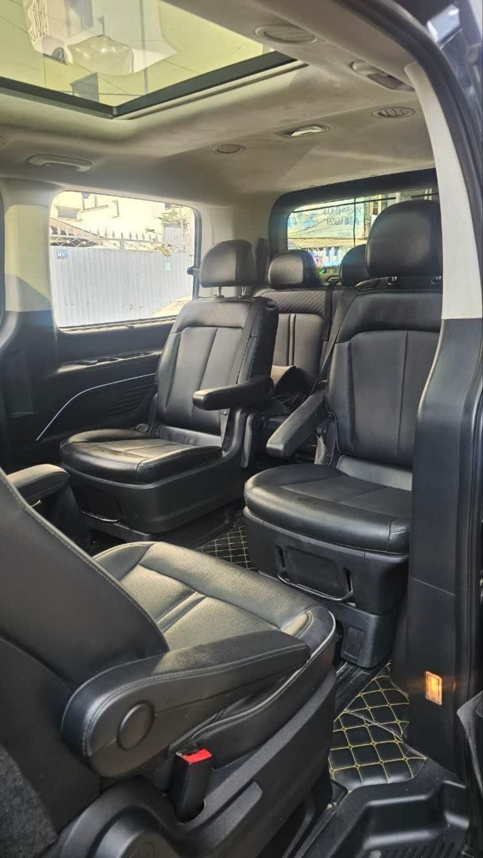 2022 Hyundai Starex — photo 2
