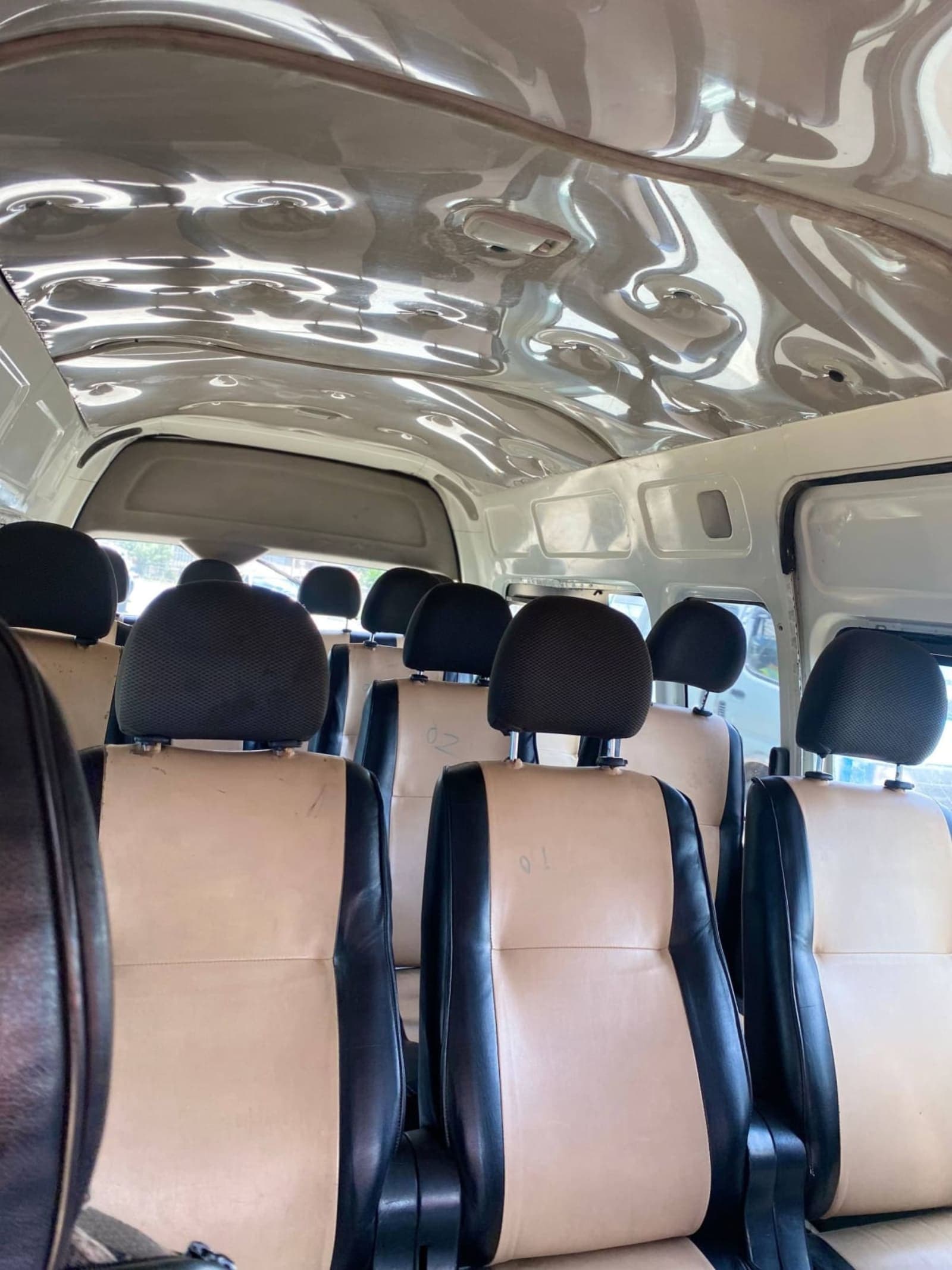 2009 Toyota Highroof — photo 2
