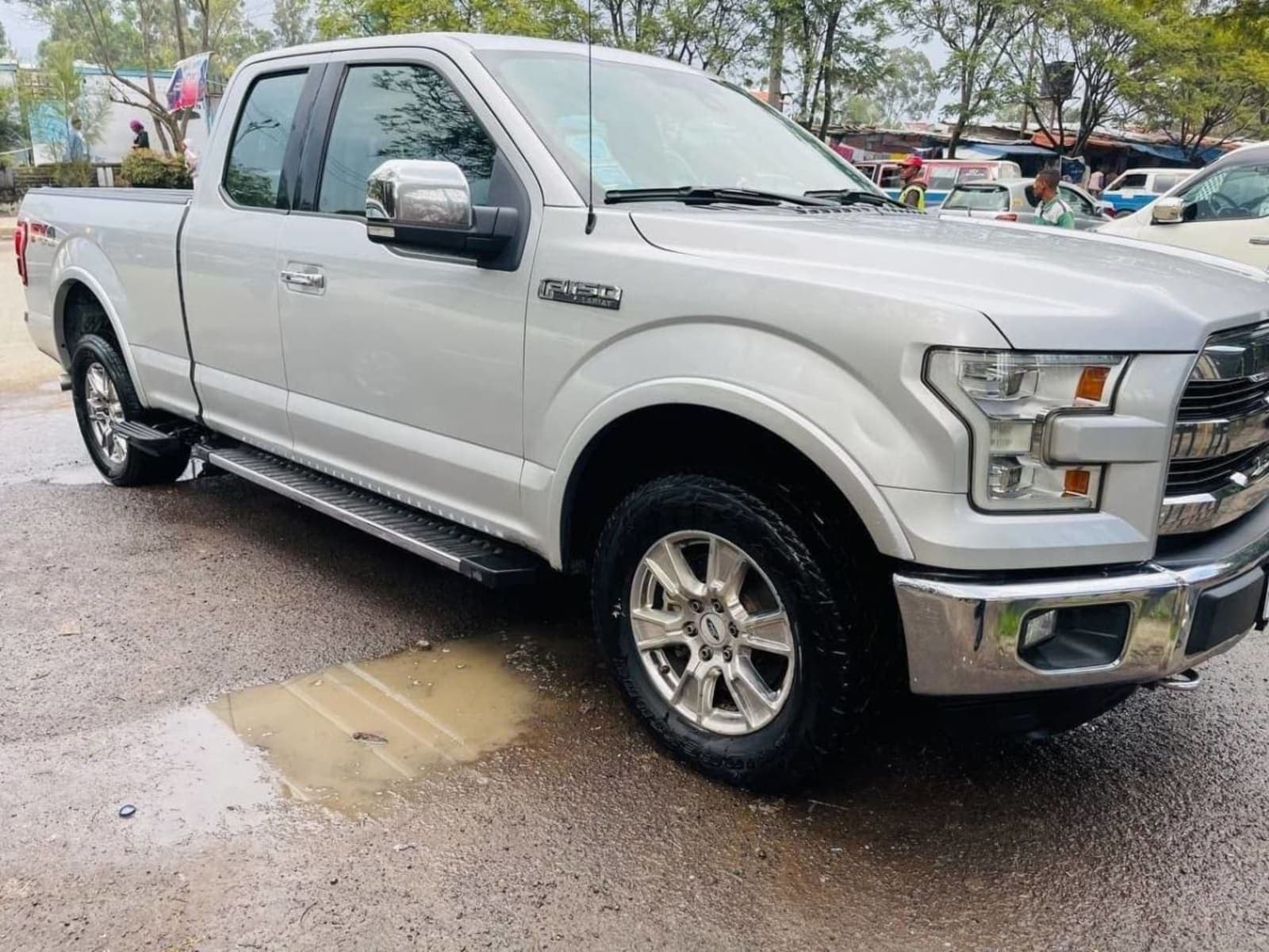 2017 Ford F150 Laret — photo 4