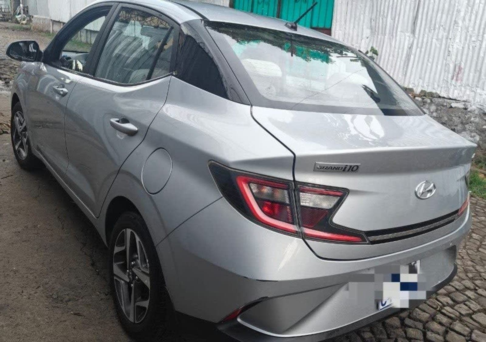 2022 Hyundai Grand i10 — photo 2