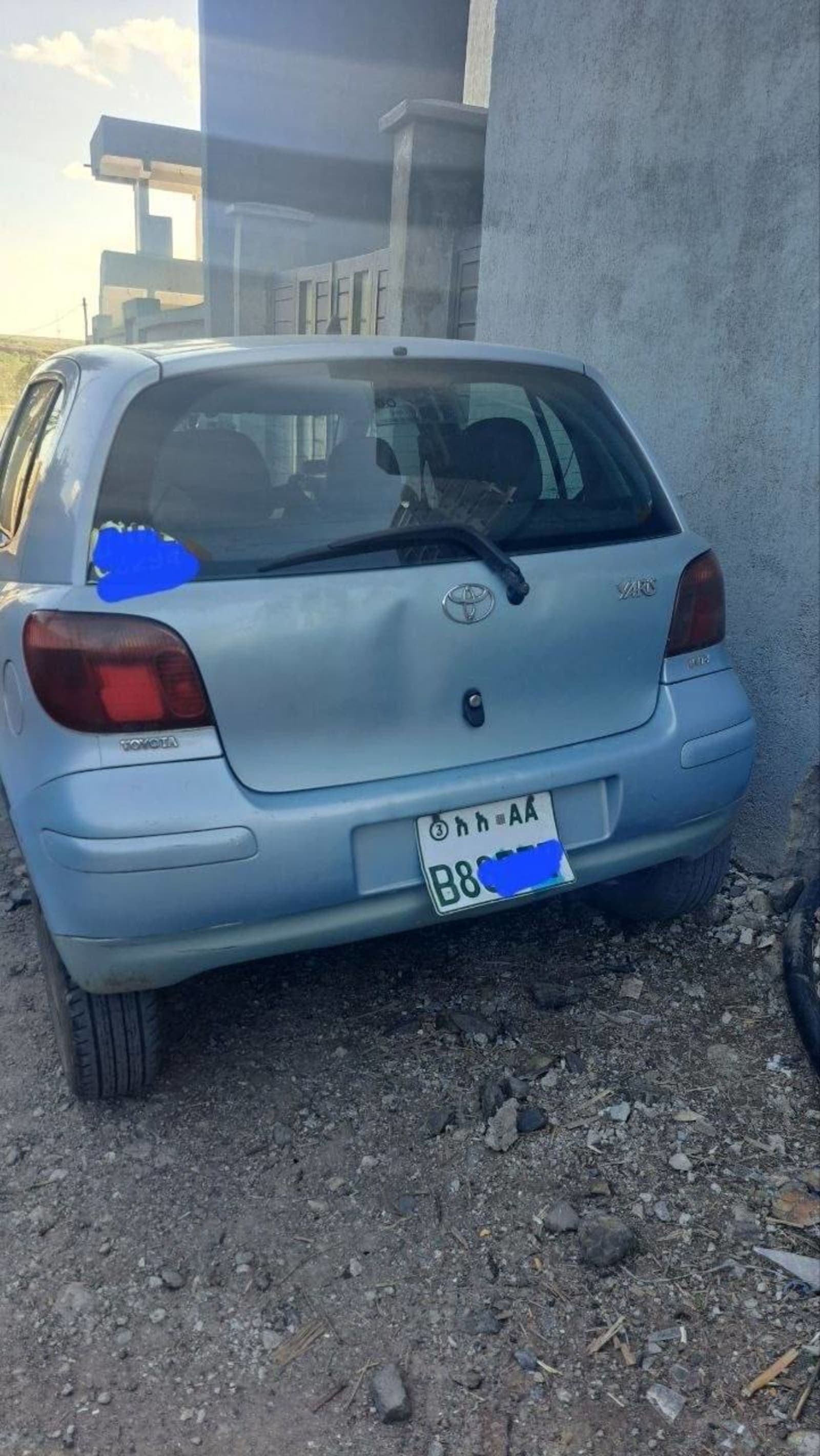 2004 Toyota Vitz — photo 2