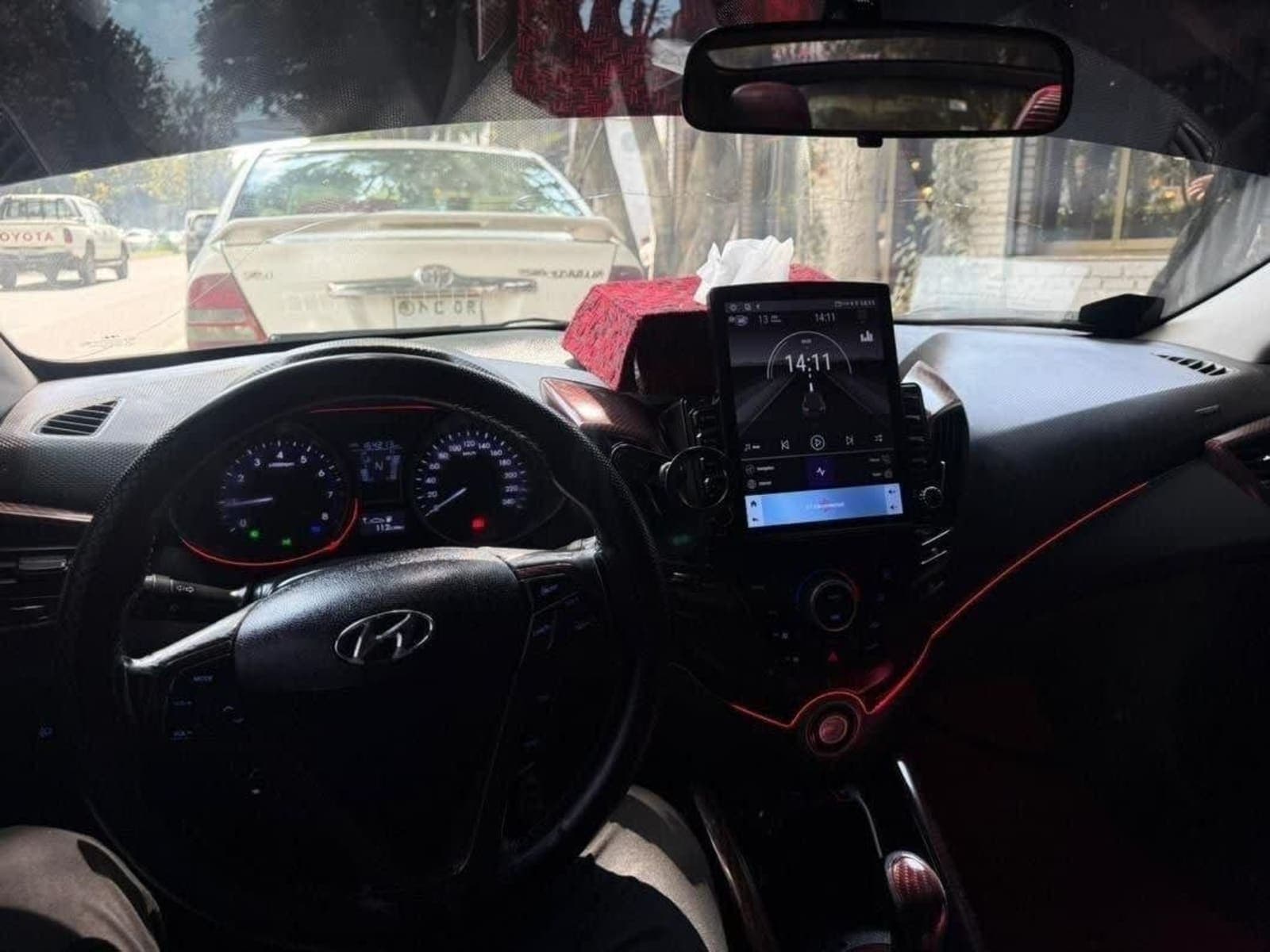 2014 Hyundai Veloster — photo 2