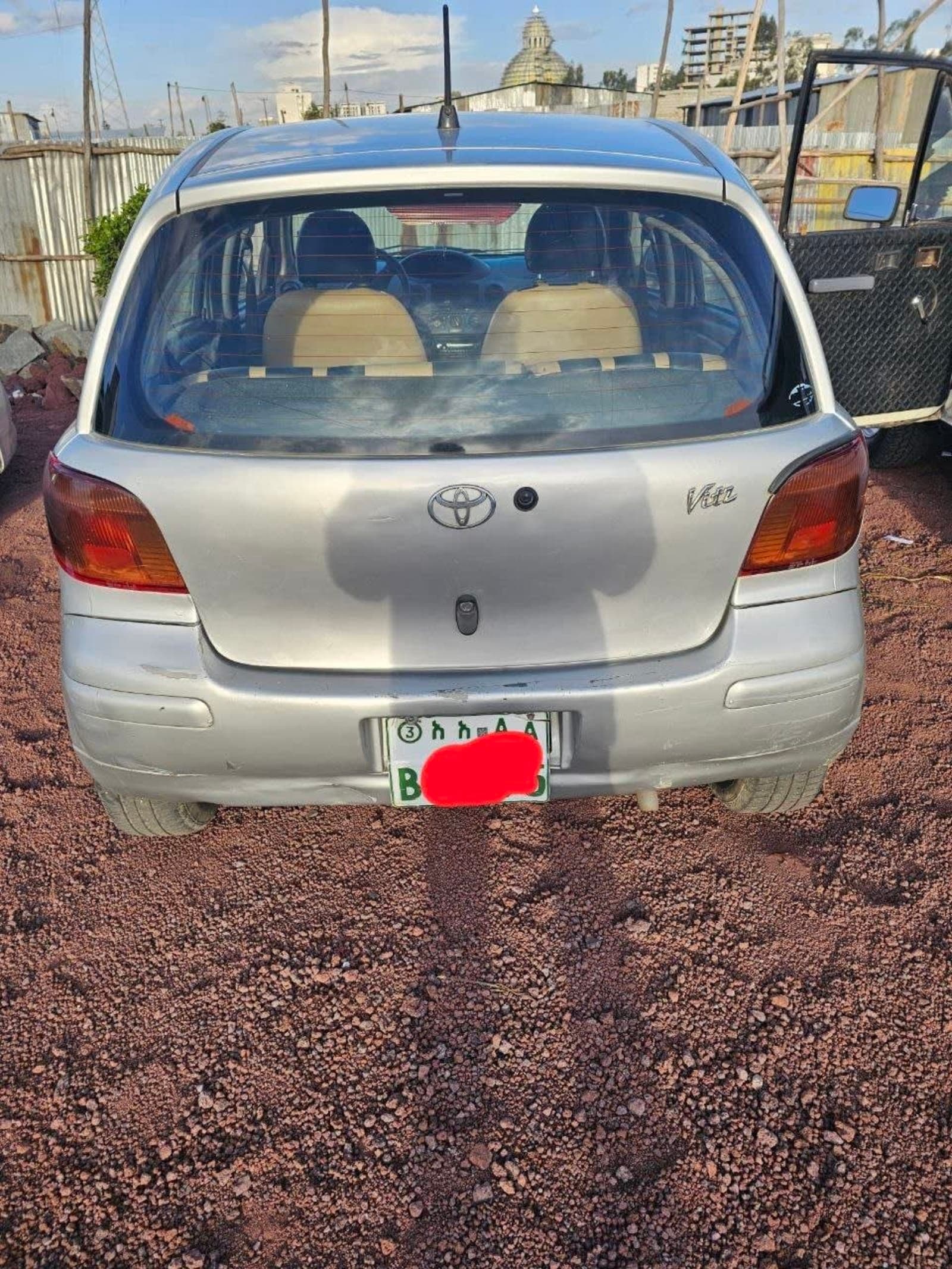2003 Toyota Vitz — photo 2