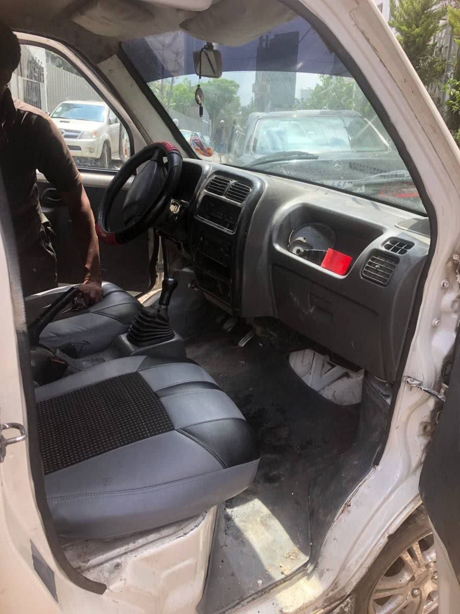2001 Suzuki Carry — photo 2