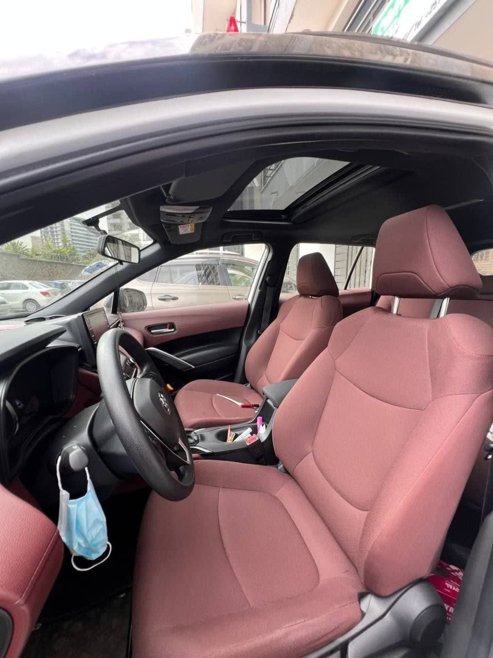 2024 Toyota Corolla Cross Hybrid — photo 2
