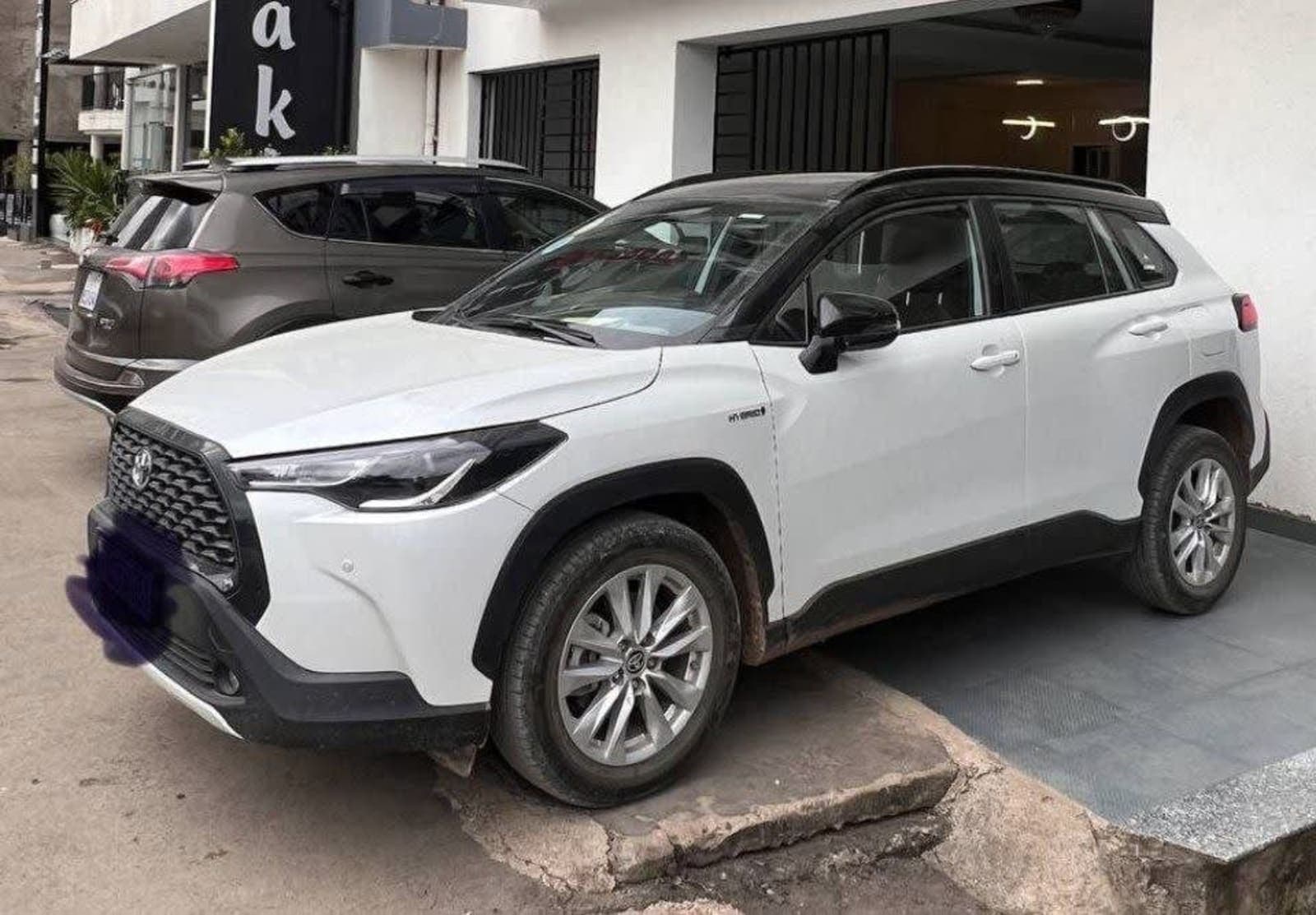 2024 Toyota Corolla Cross Hybrid — photo 5