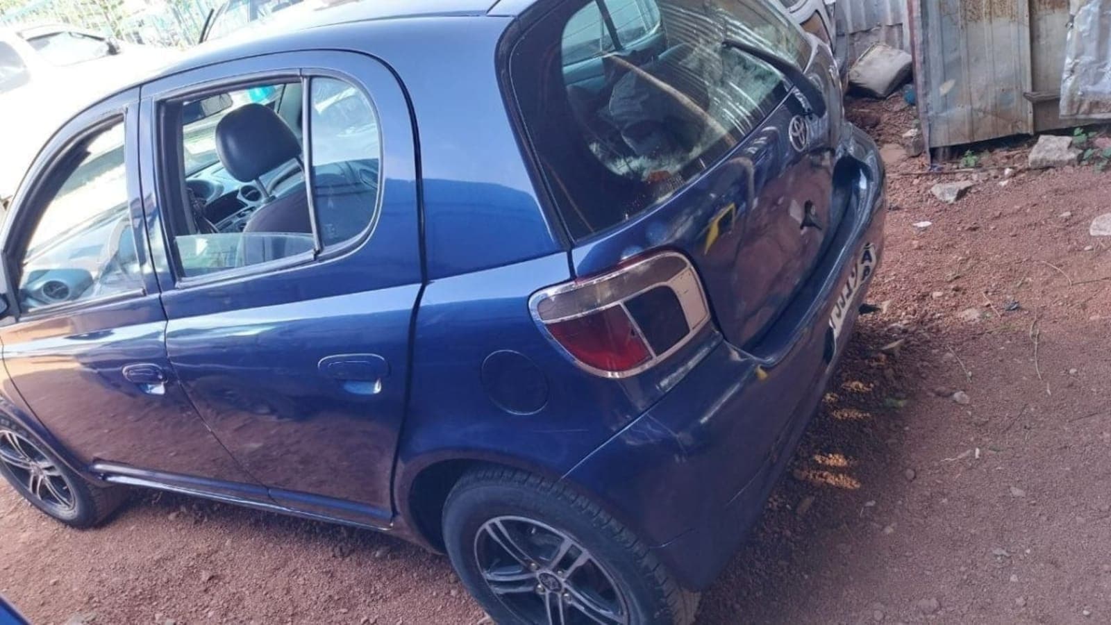 2000 Toyota Vitz โ photo 3