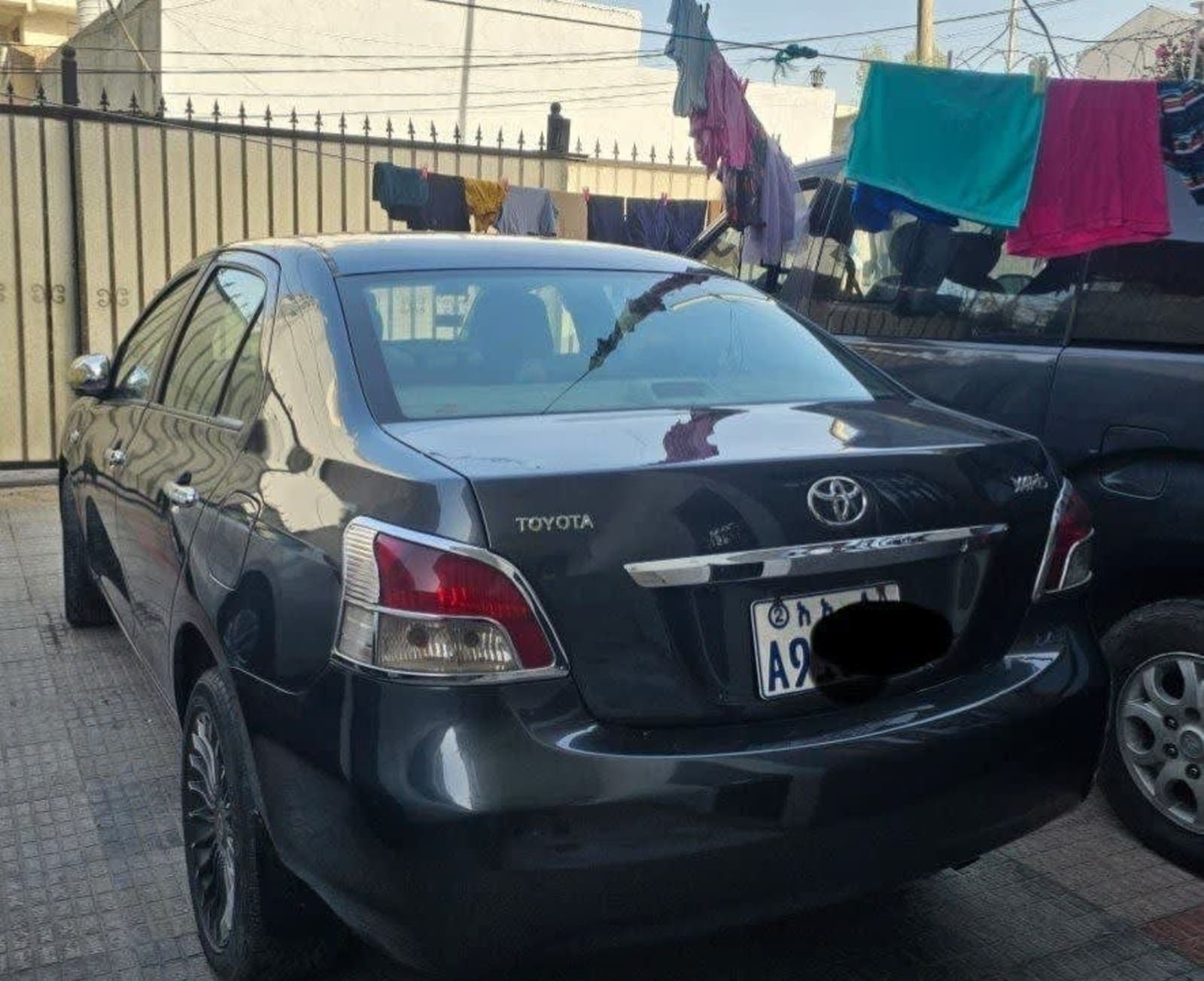 2008 Toyota Yaris Sedan — photo 4