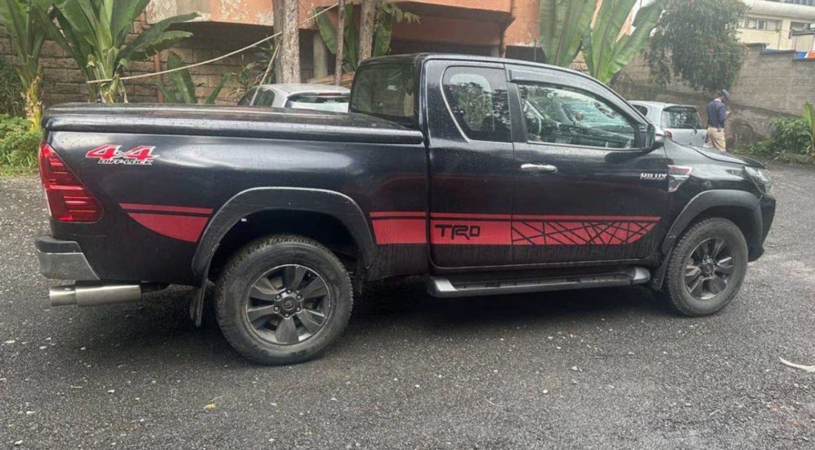 2017 Toyota Hilux Extra Cab — photo 2