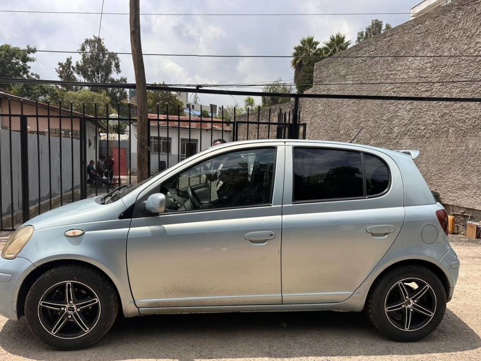 2004 Toyota Vitz — photo 6