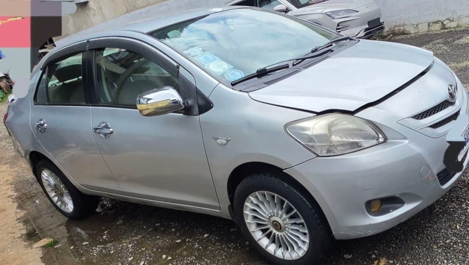 2010 Toyota Yaris Belta — photo 4