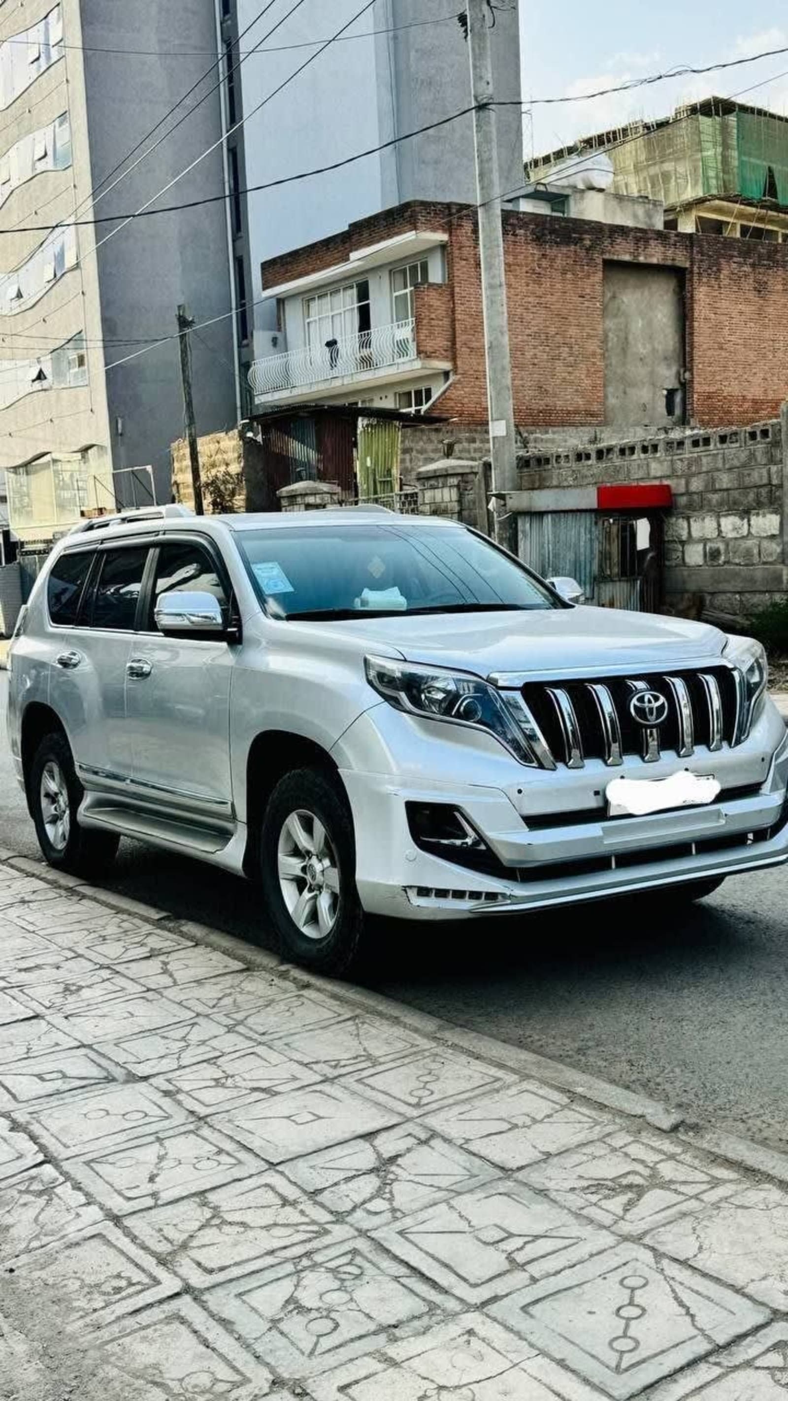 2016 Toyota Land Cruiser Prado — photo 6