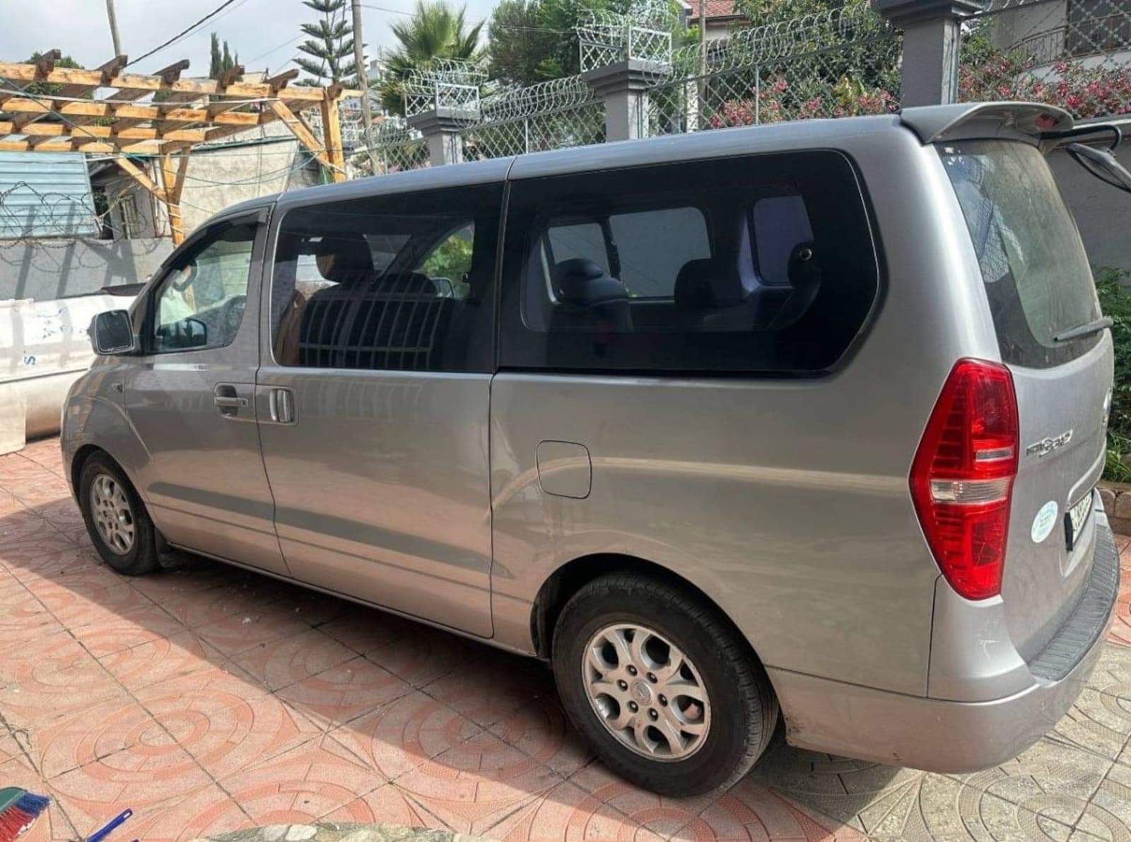 2015 Hyundai Grand Starex — photo 4