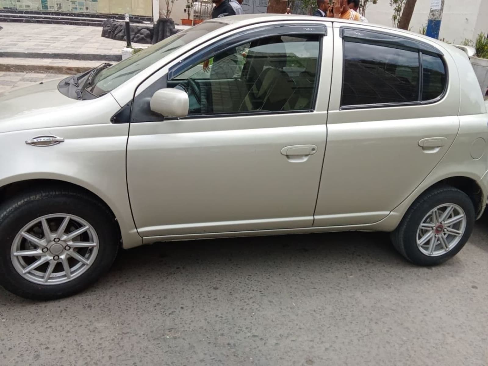 2002 Toyota Vitz