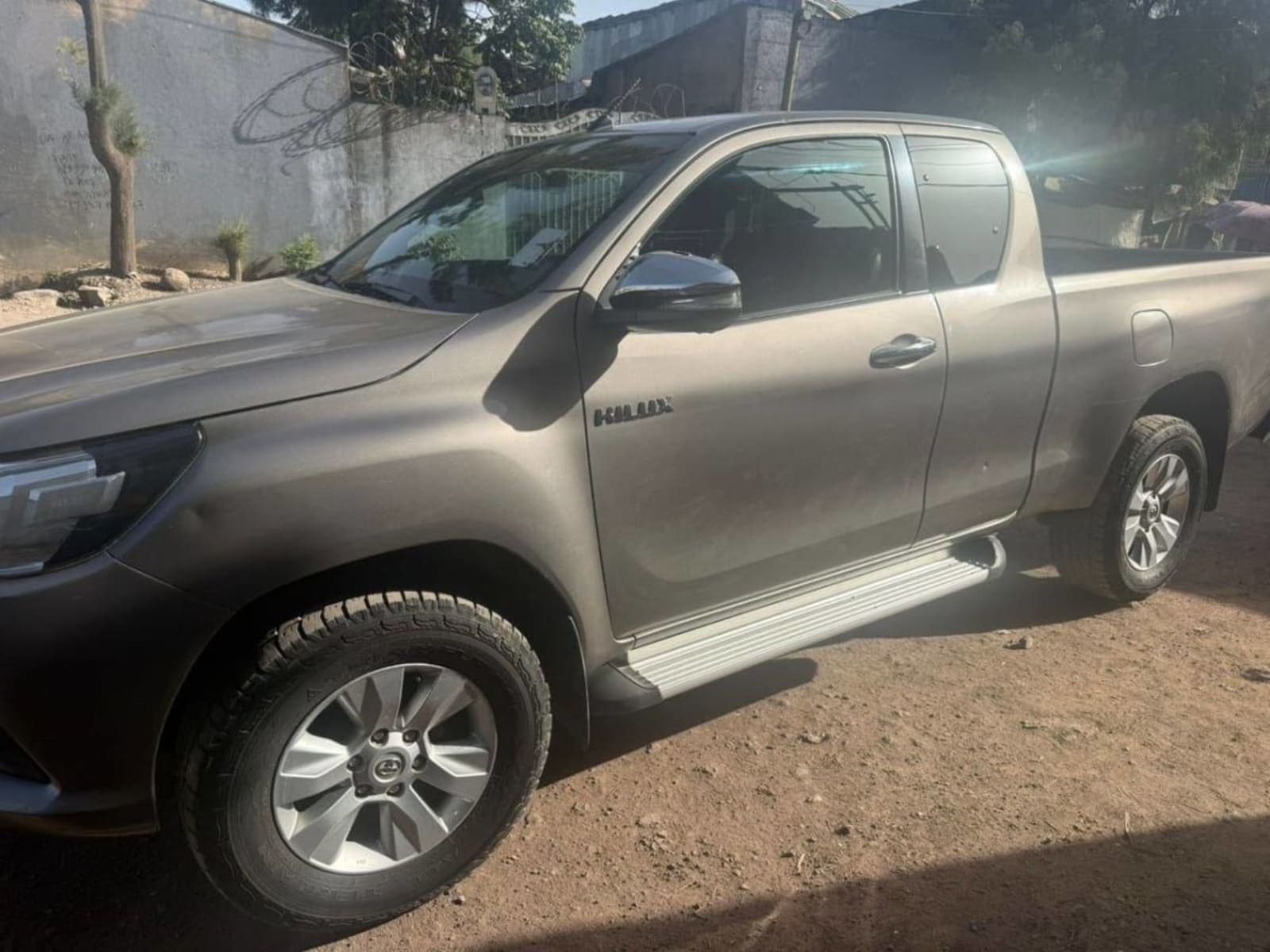 2017 Toyota Hilux Revo — photo 2