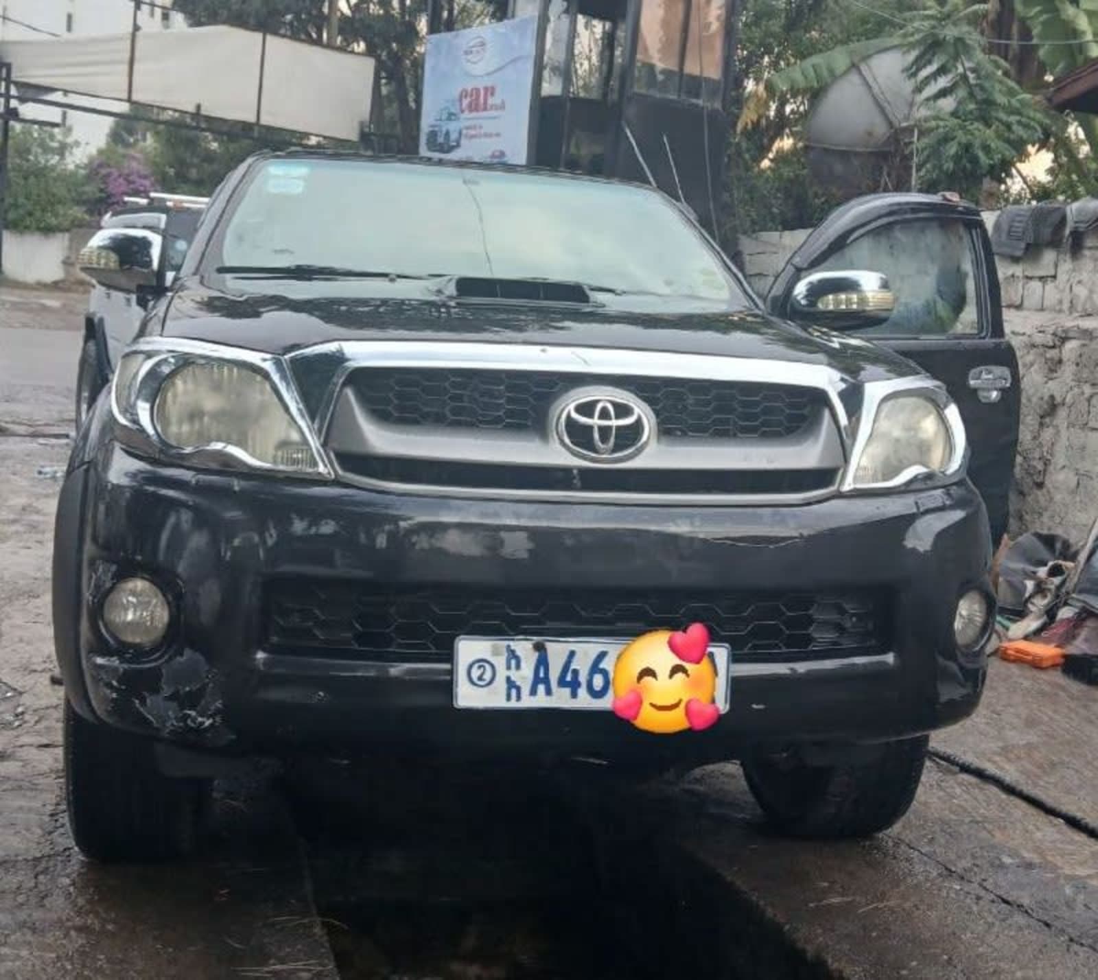 2010 Toyota Hilux/King Cab โ photo 4