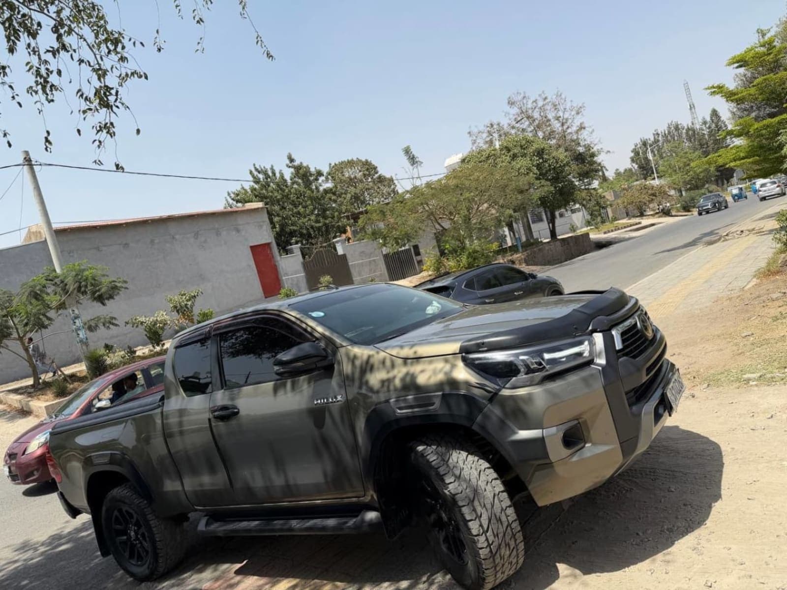 2021 Toyota Hilux Invincible X-Cab — photo 3