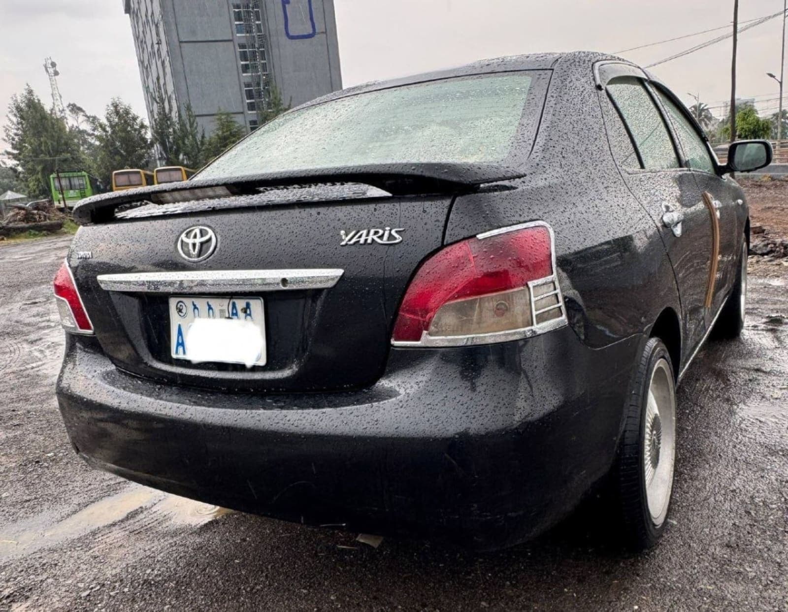 2008 Toyota Yaris sedan — photo 3
