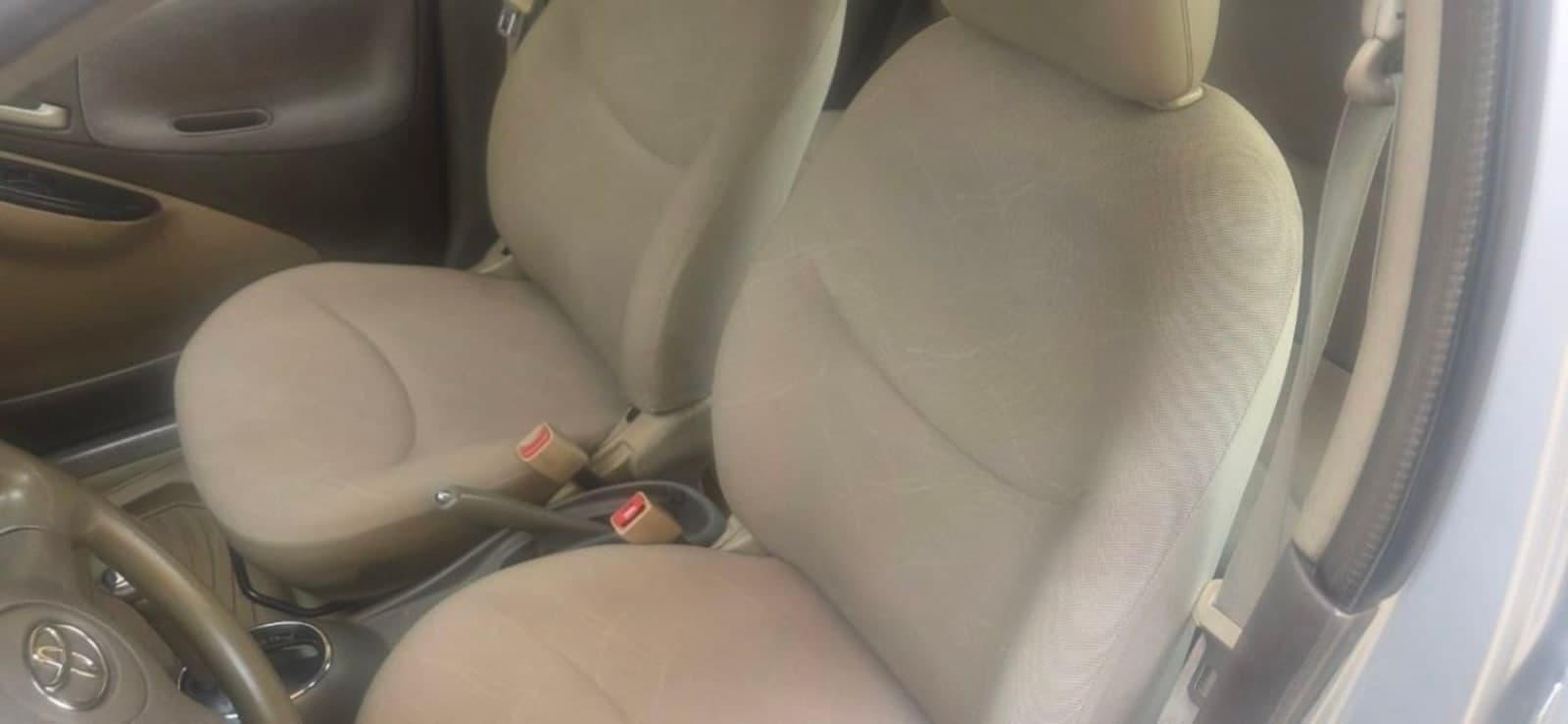 2005 Toyota Platz — photo 2