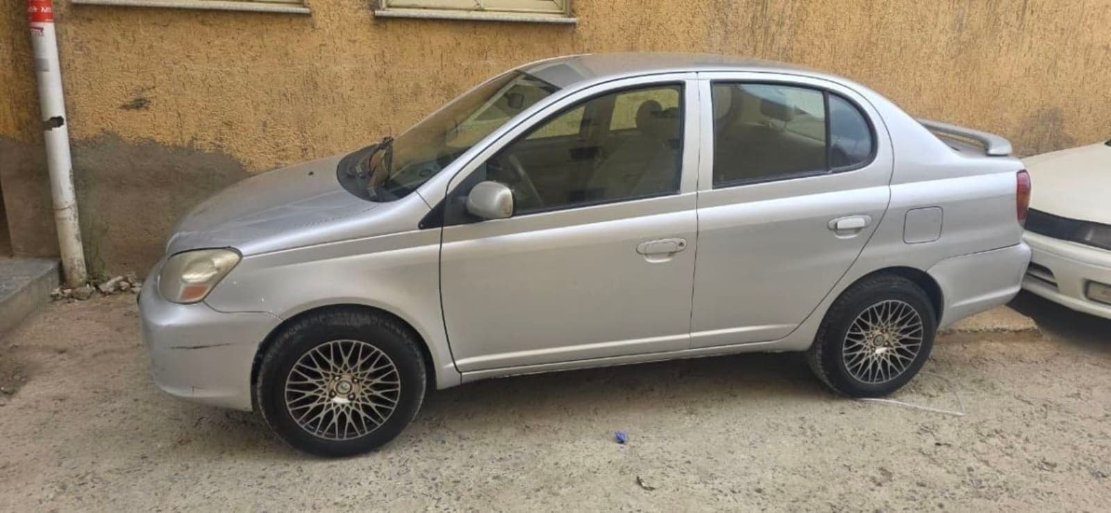 2005 Toyota Platz — photo 5