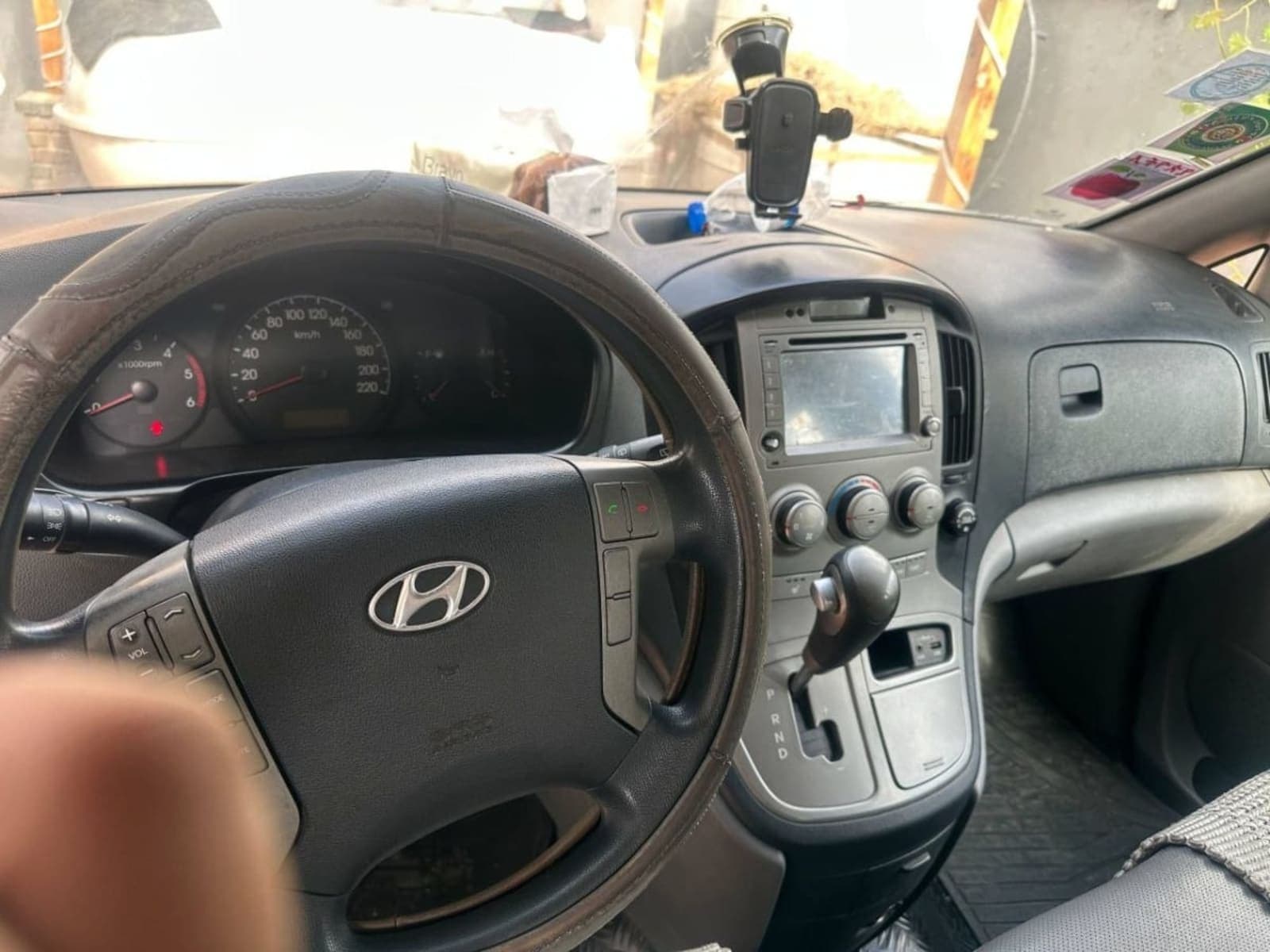 2015 Hyundai Grand Starex — photo 2