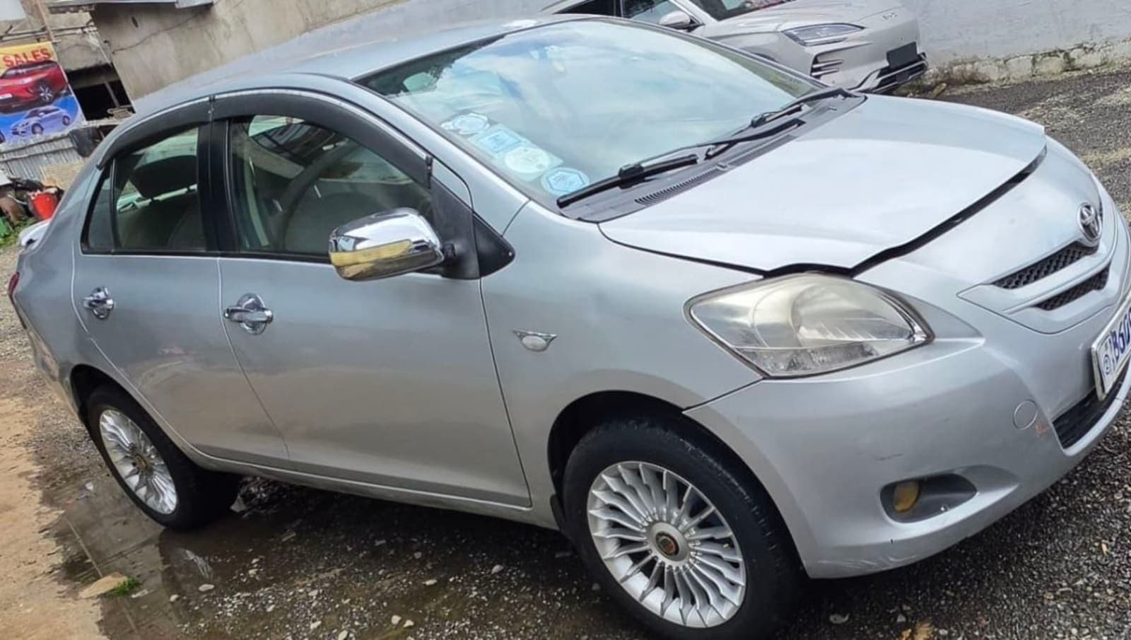 2010 Toyota Yaris Belta — photo 5