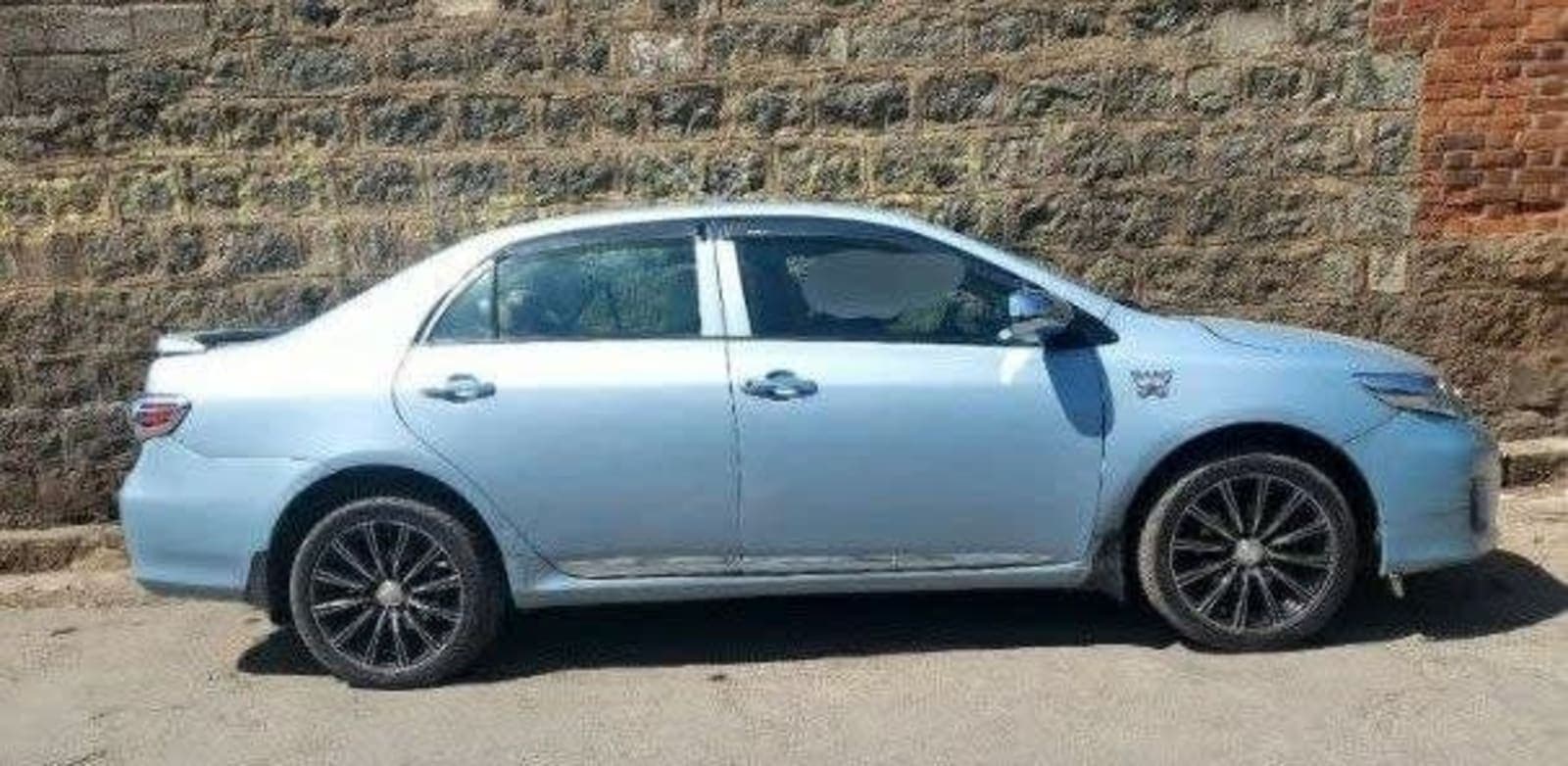 2010 Toyota Corolla — photo 2