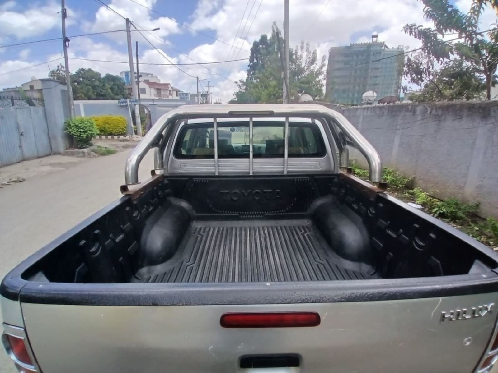 2012 Toyota Hilux Double Cab — photo 2