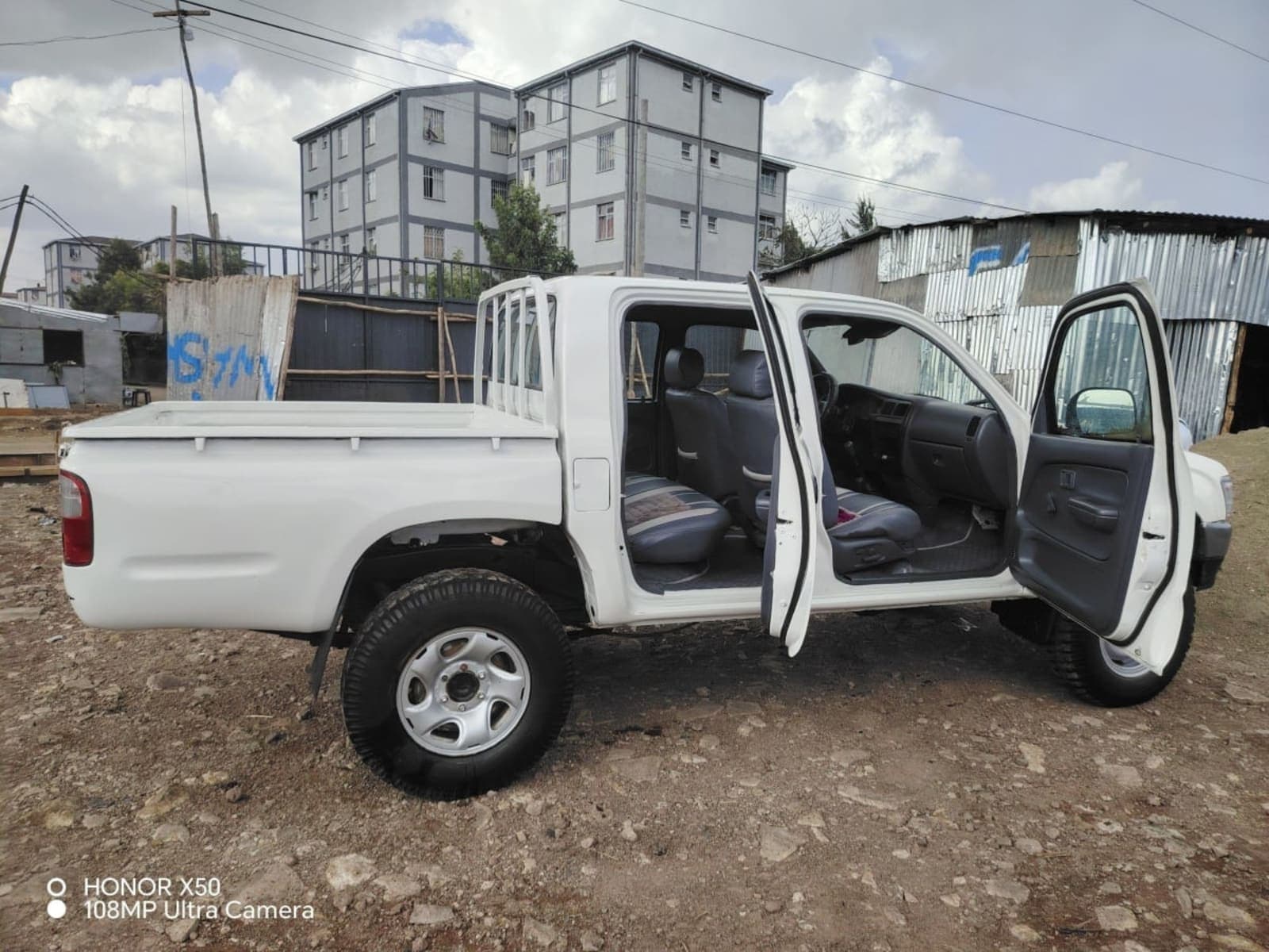 2001 Toyota 3L double cab — photo 2