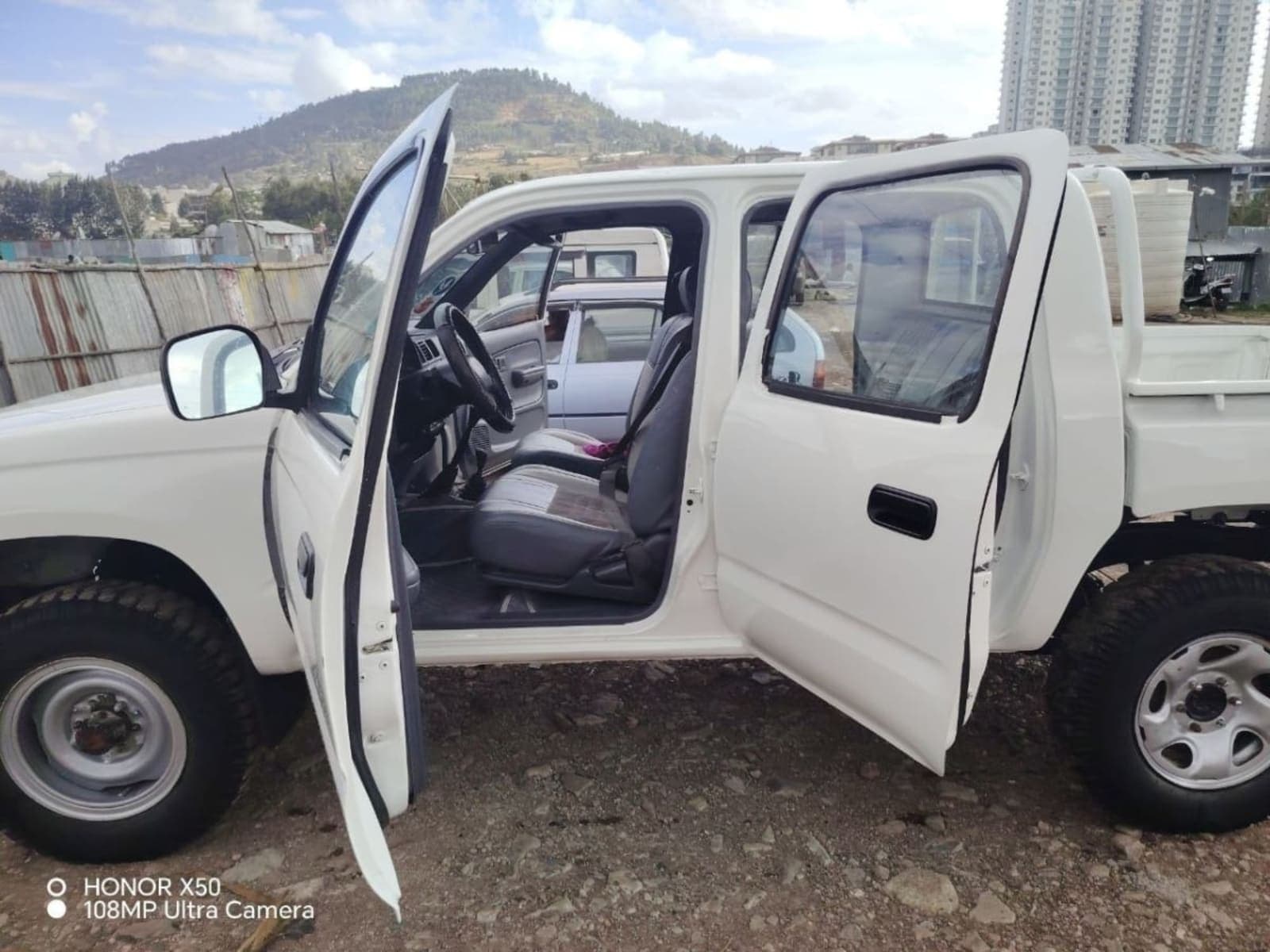 2001 Toyota 3L double cab — photo 4