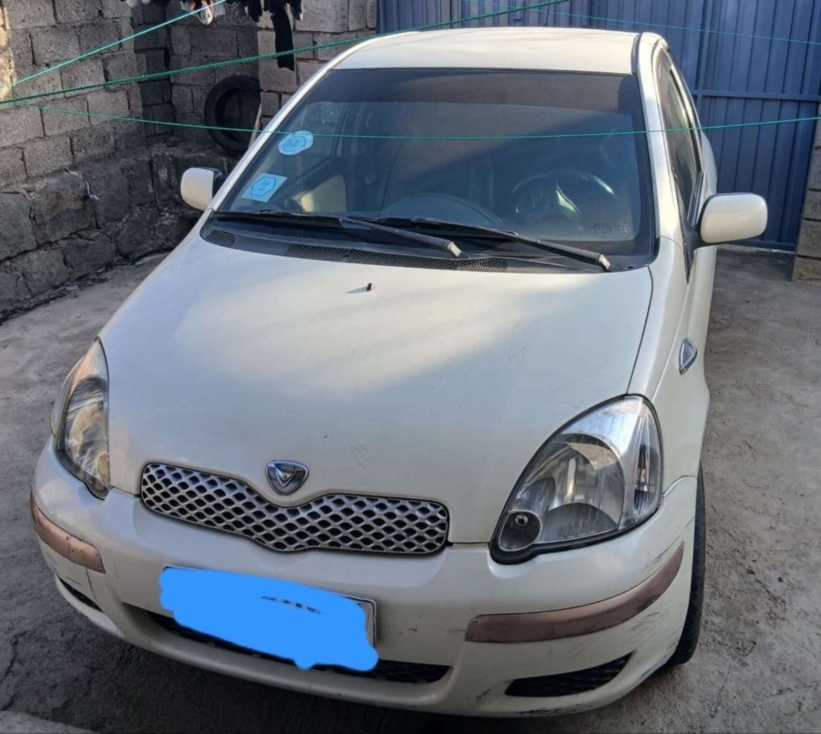 2004 Toyota Vitz