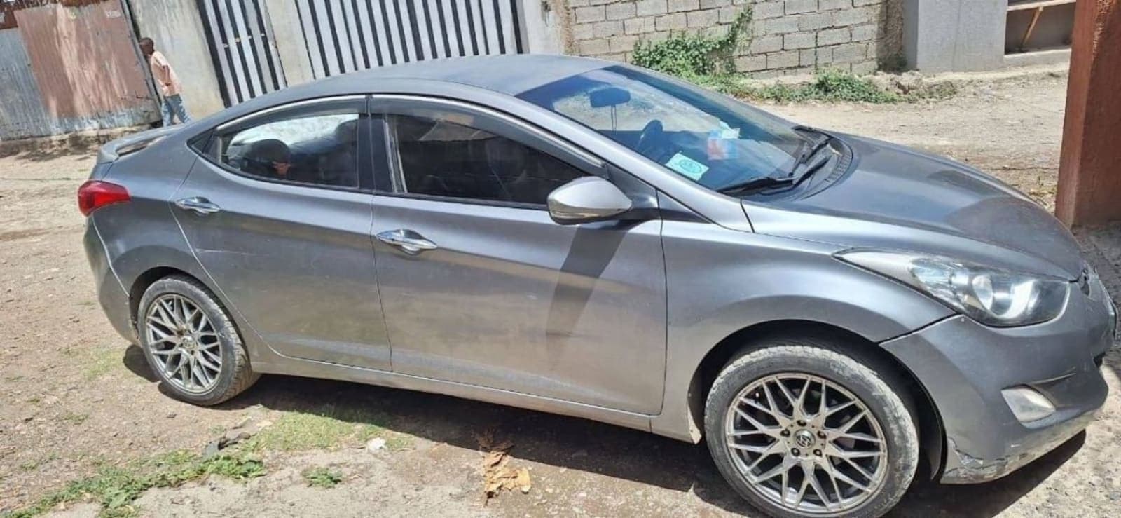 2012 Hyundai Avante โ photo 2