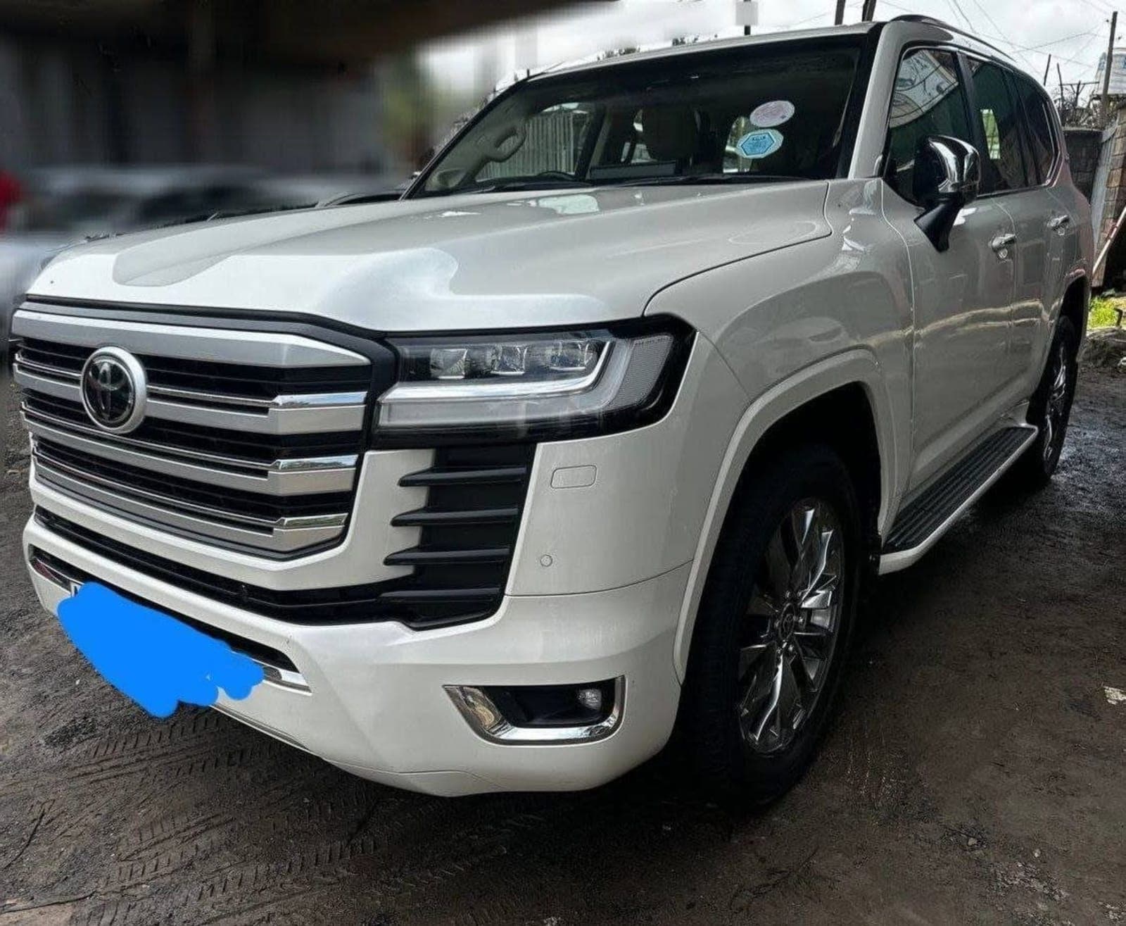 2022 Toyota Land Cruiser V6 VXR — photo 4