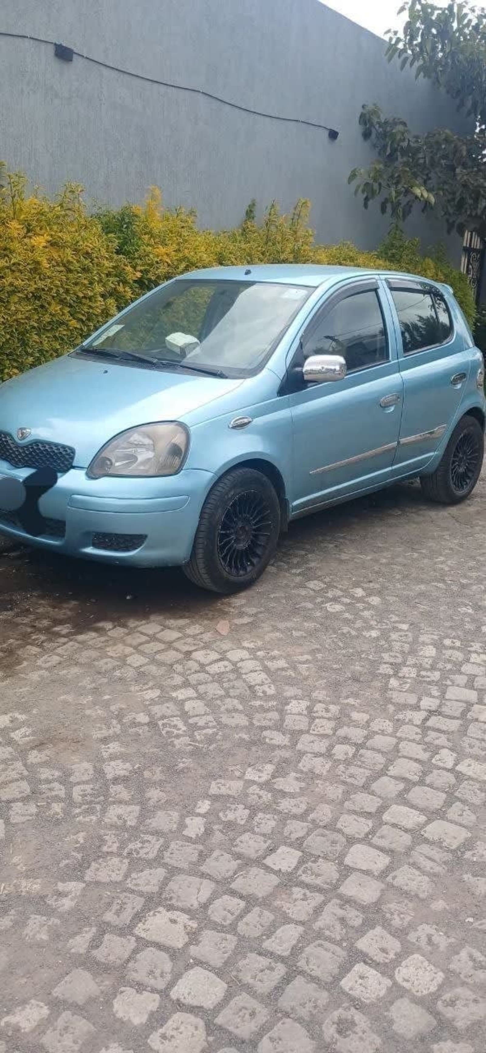 2003 Toyota Vitz — photo 2