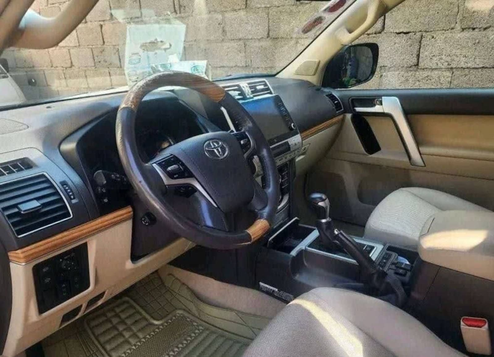 2019 Toyota Land-Cruiser Prado — photo 3