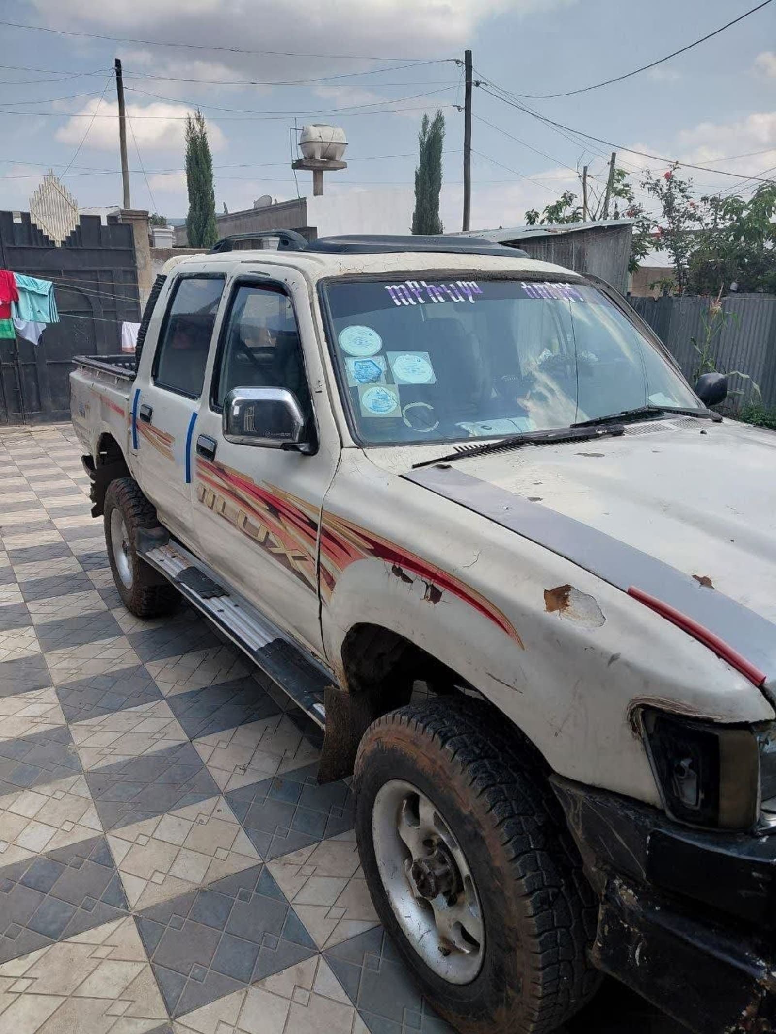 1996 Toyota Hilux pick up 4WD โ photo 4