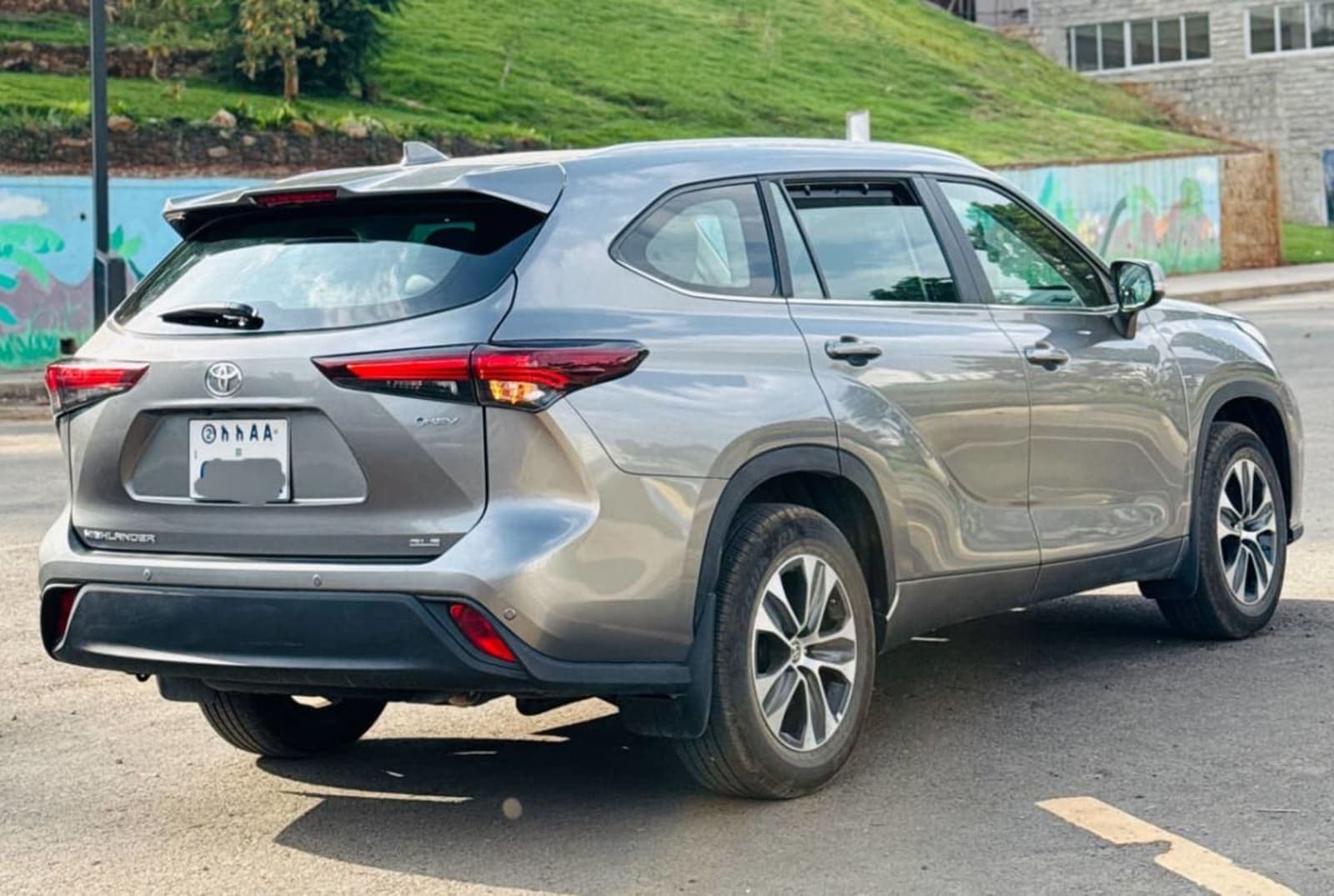 2025 Toyota Highlander — photo 6