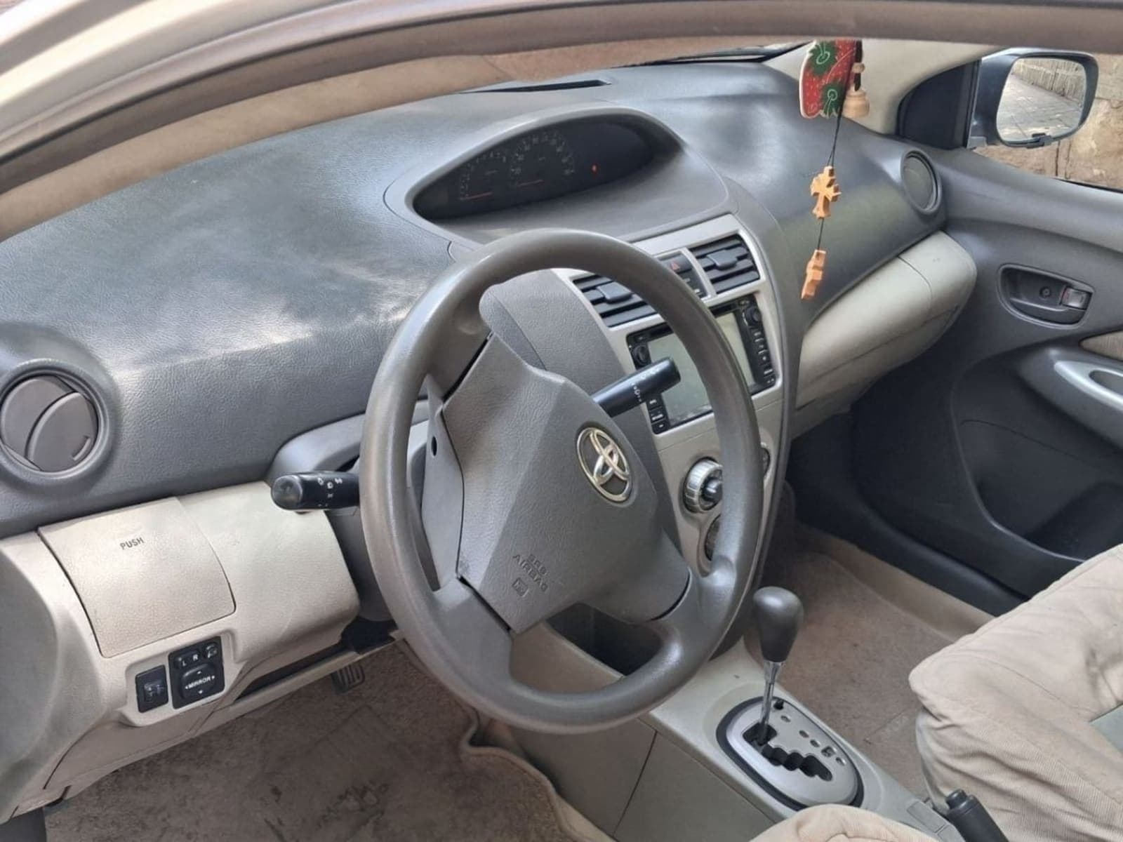 2010 Toyota Yaris Belta