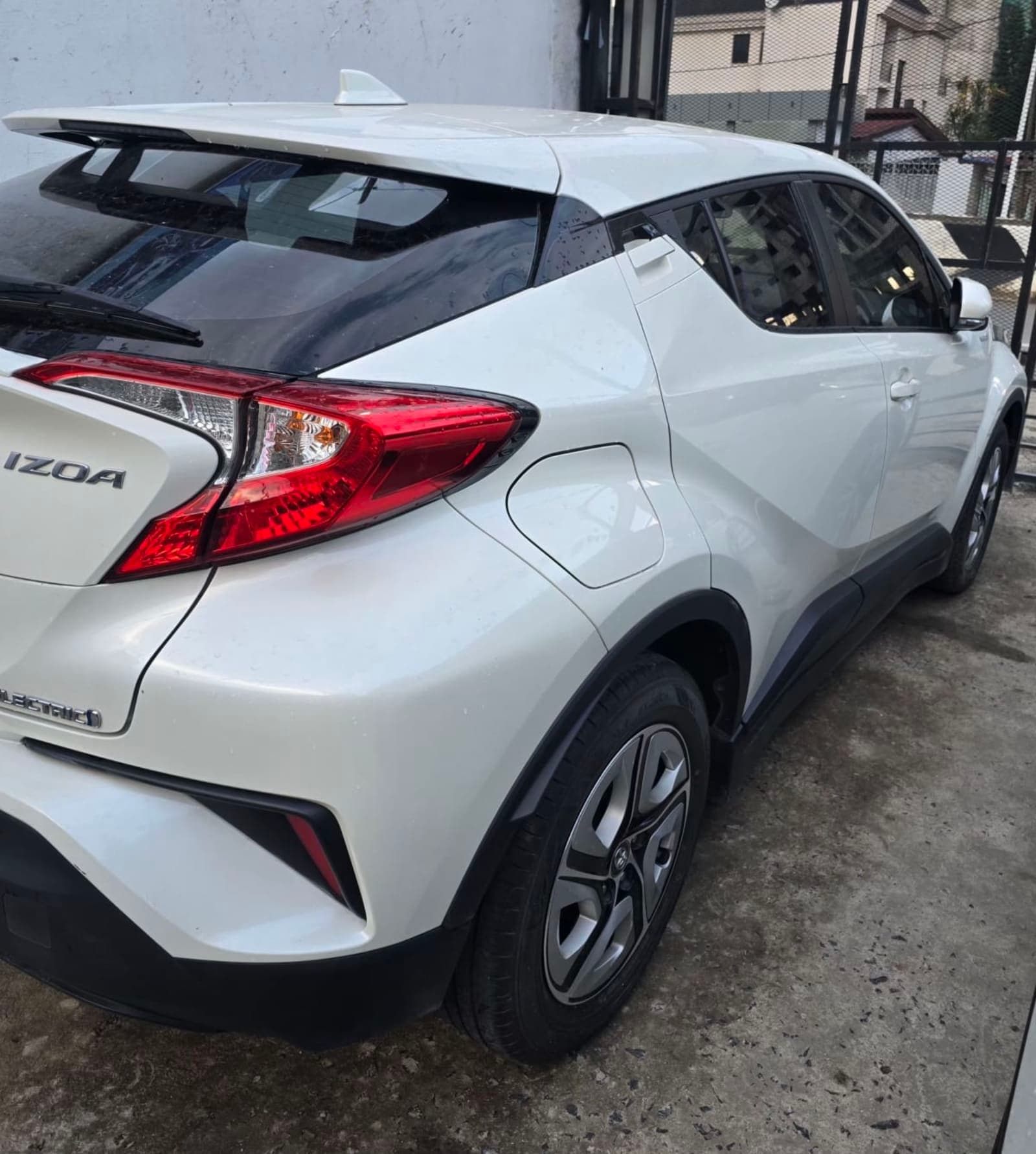 2022 Toyota C-HR EV — photo 4