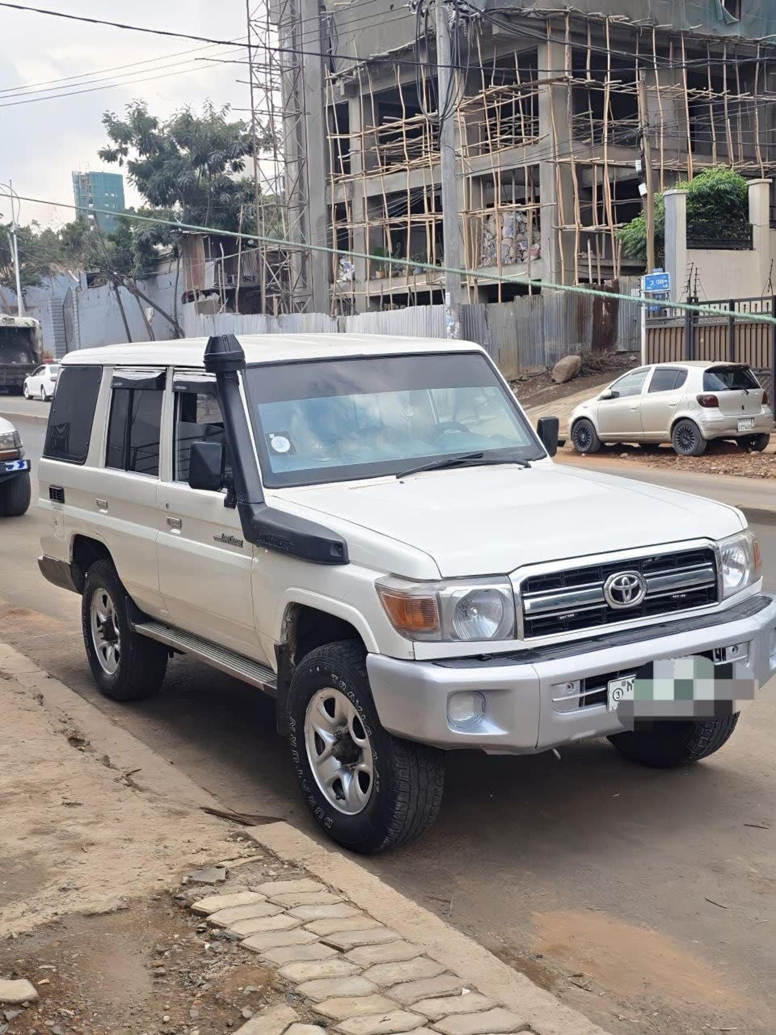 2012 Toyota LandCruiser Mark II — photo 2