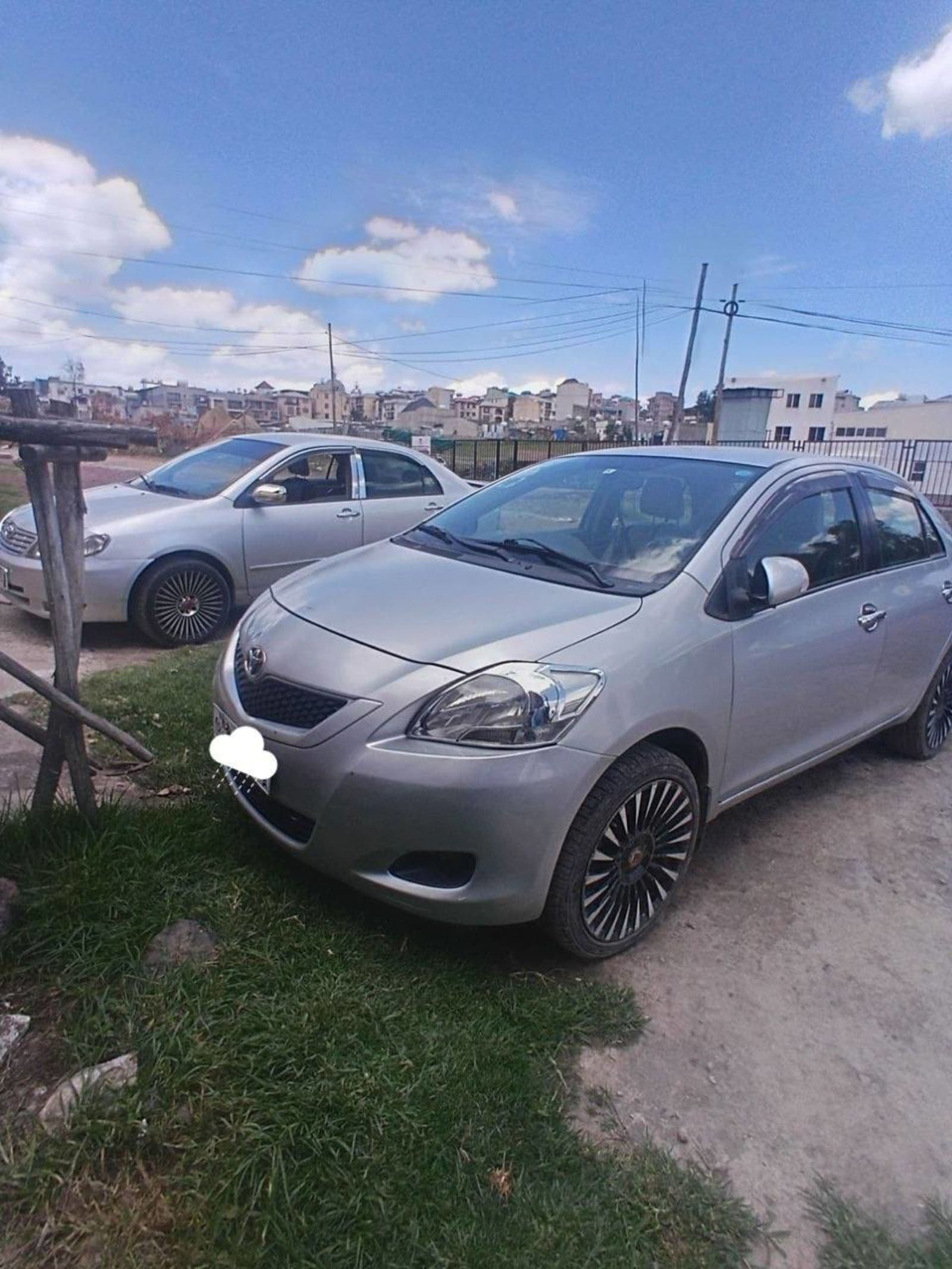 2011 Toyota Yaris Belta — photo 5