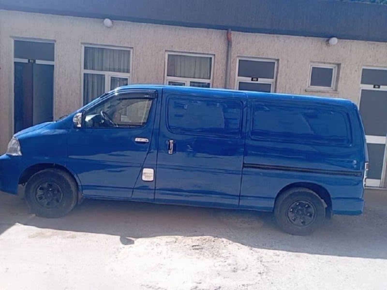 2007 Toyota Hiace Dolphin — photo 2