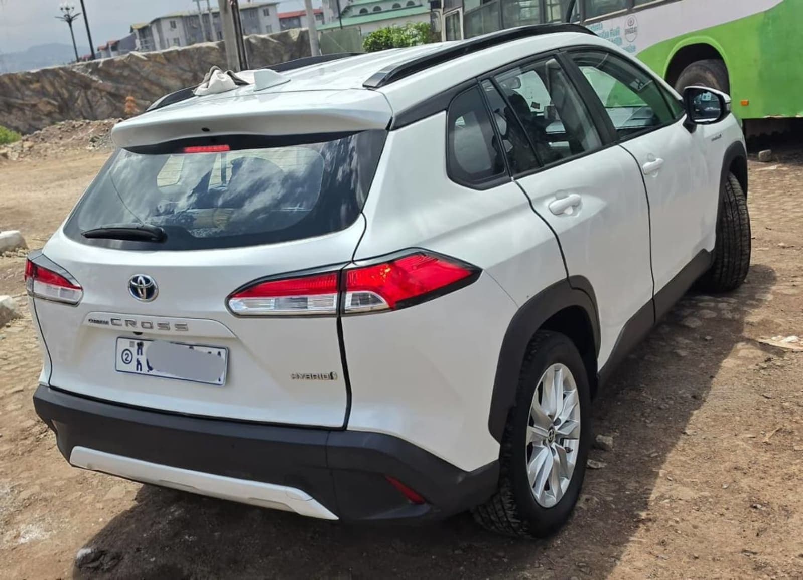 2023 Toyota Corolla Cross Hybrid — photo 2