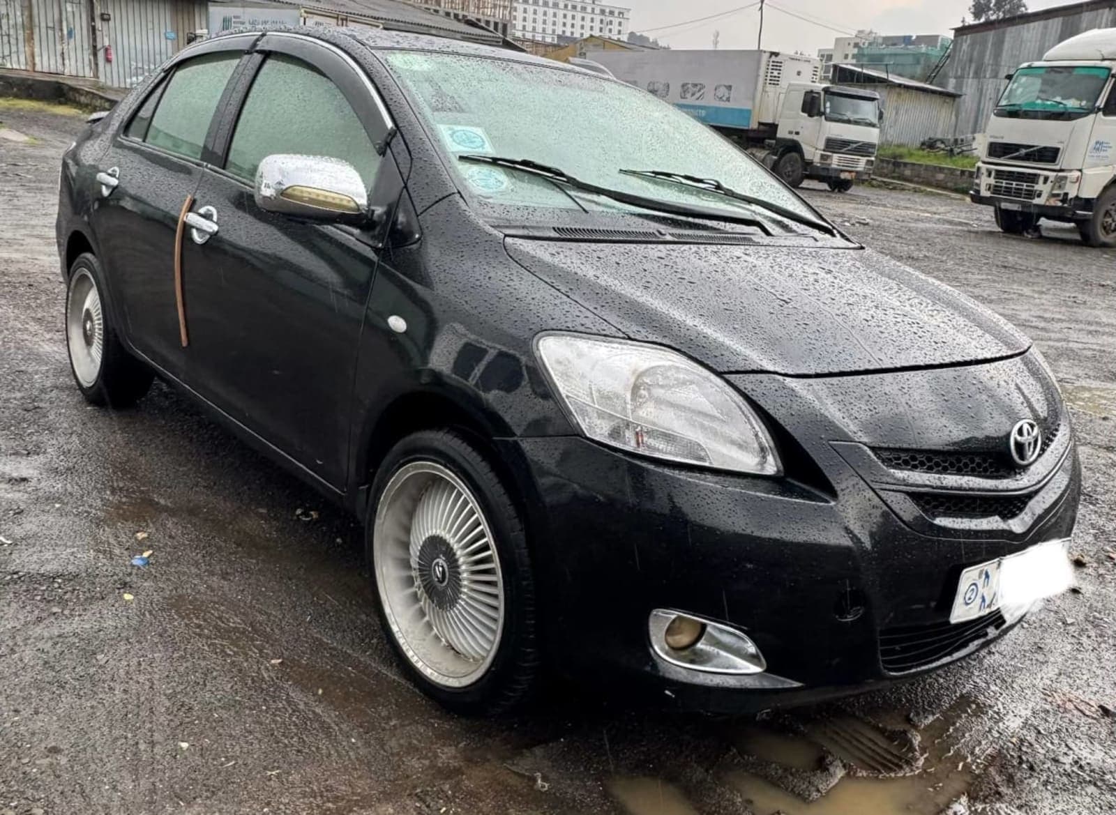 2008 Toyota Yaris sedan — photo 4