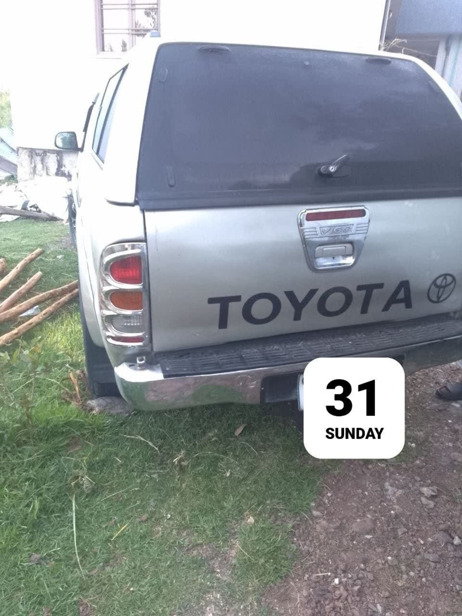 2007 Toyota Hilux Cen-Cab โ photo 4