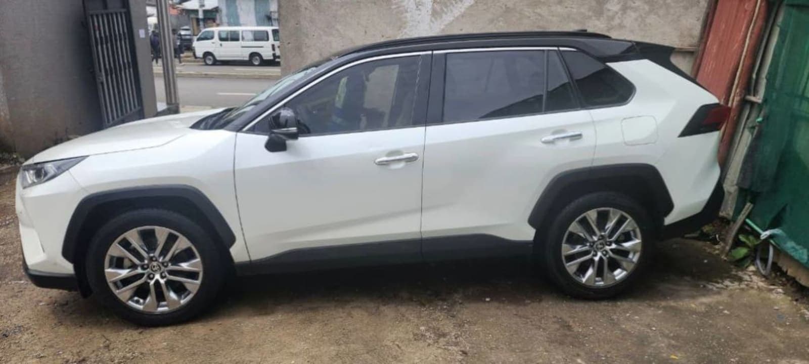 2021 Toyota Rav4 — photo 2