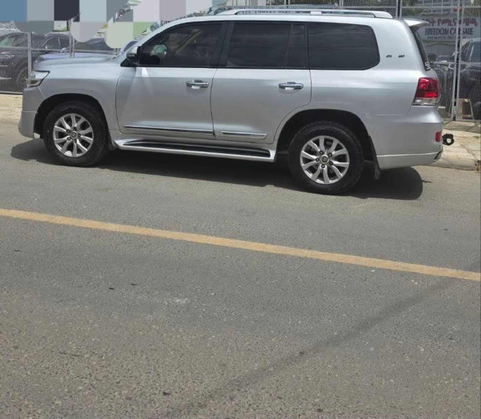 2017 Toyota Landcruiser GXR — photo 3