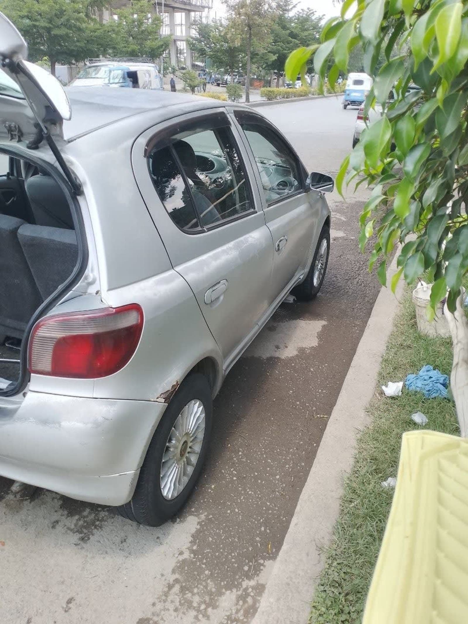 2001 Toyota Vitz — photo 3